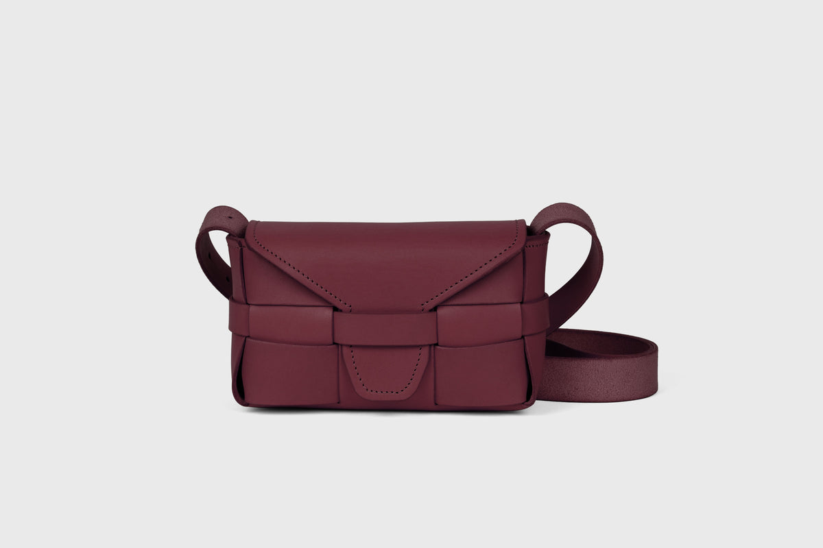 Woven Saka Small Burgundy Woven Leather Bag Atelier Madre Manuel Dreesmann Barcelona Spain 1