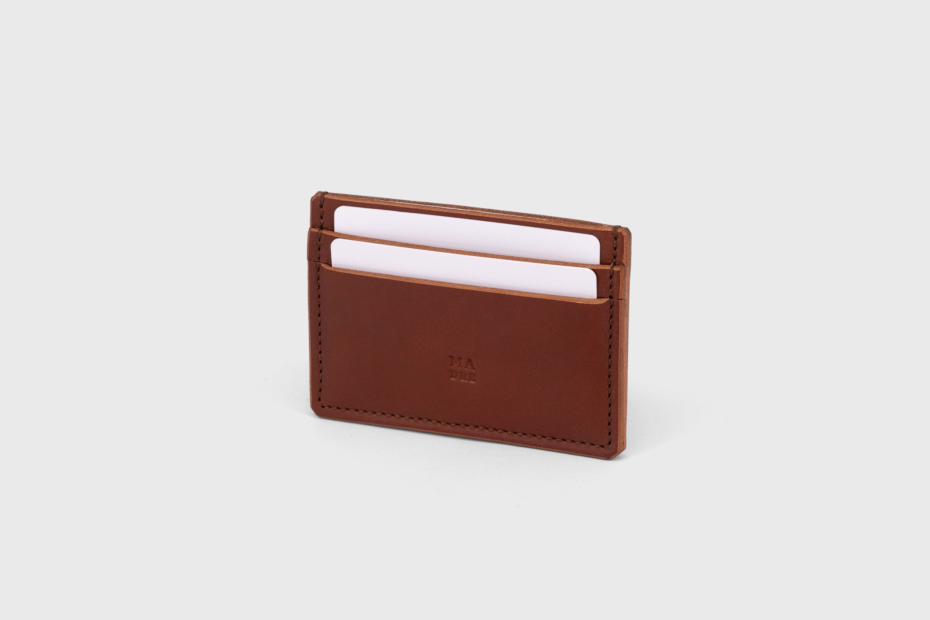 Credit Card Wallet in Dark Brown Leather Vachetta Vegetable Tanned Leather Handmade and Designed by Atelier Madre Manuel Dreesmann Barcelona Spain