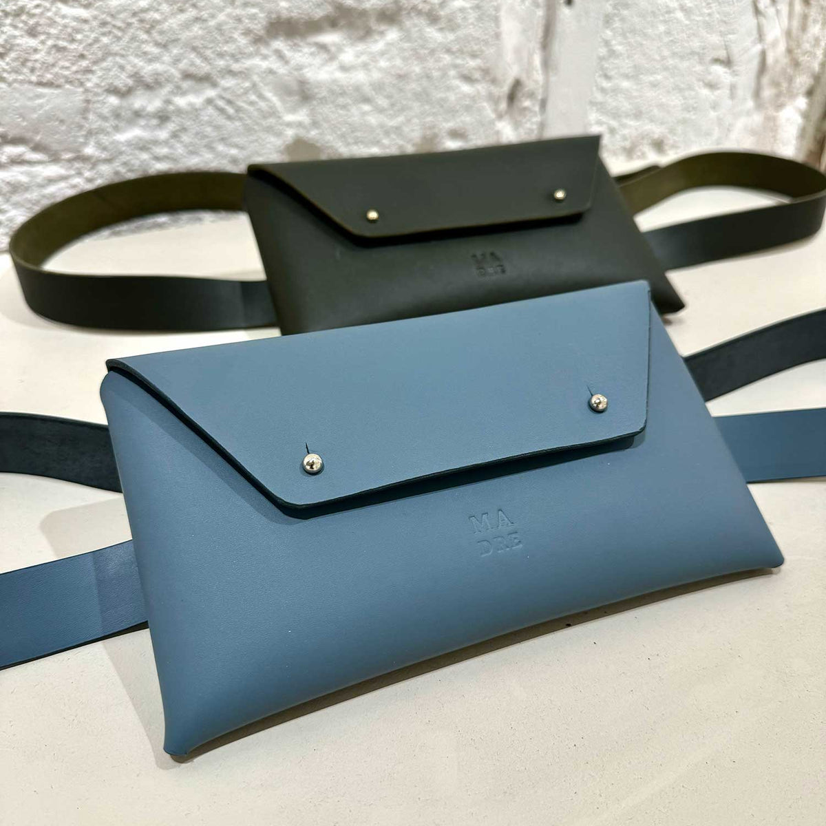 Leather belt bags - what are they and why you need one for  display picture 1