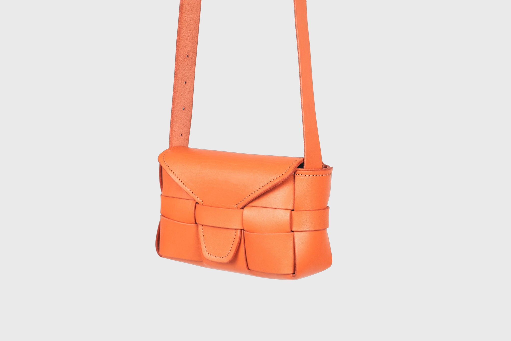 WOVEN EFFECT HANDBAG
