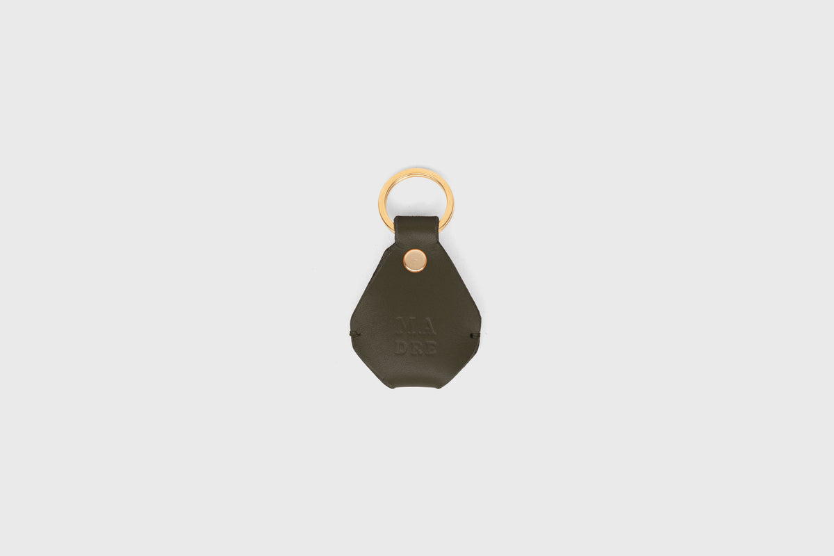 Airtag Key Ring Olive Green Leather Vegetable Tanned Atelier Madre Manuel Dreesmann Barcelona Spain 2