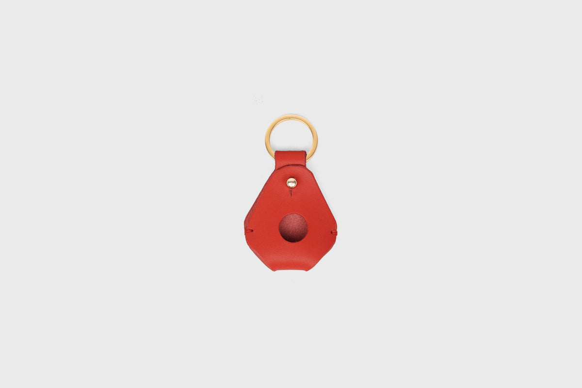 Airtag Key Ring Red Leather Vegetable Tanned Atelier Madre Manuel Dreesmann Barcelona Spain 3