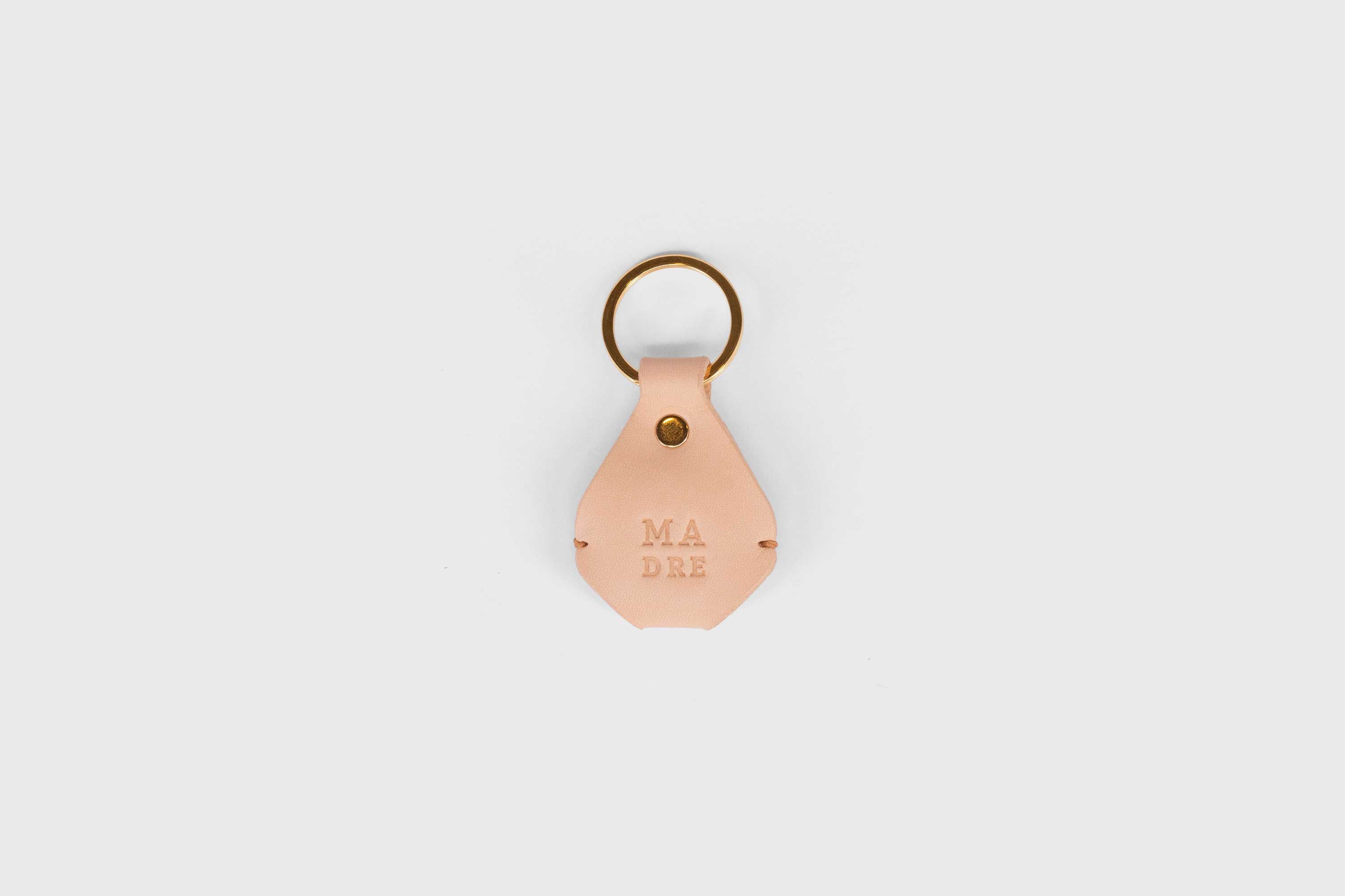 AirTag Leather Key Ring Holder Case Natural Vegetable Tanned Design Manuel Dreesmann Atelier Madre Barcelona