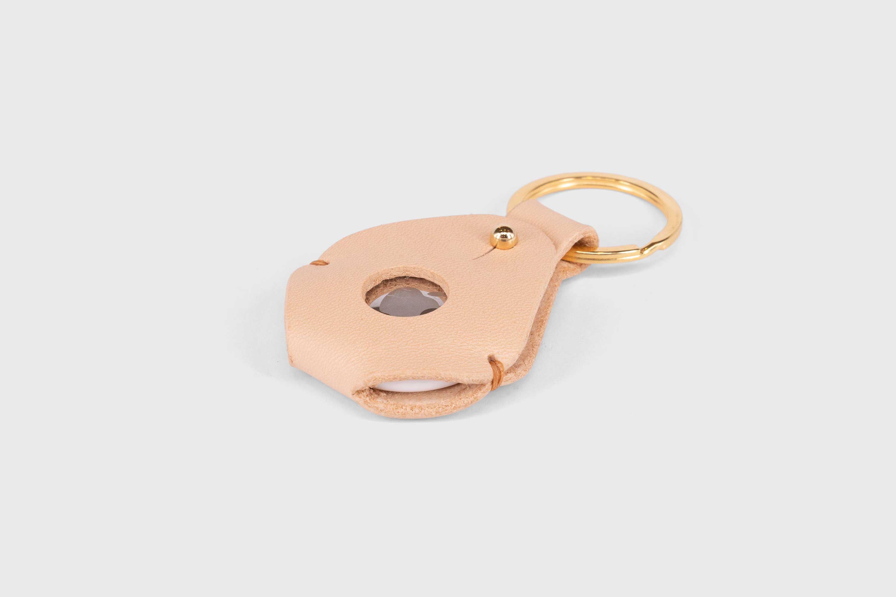 AirTag Leather Key Ring Holder Case Natural Vegetable Tanned Design Manuel Dreesmann Atelier Madre Barcelona