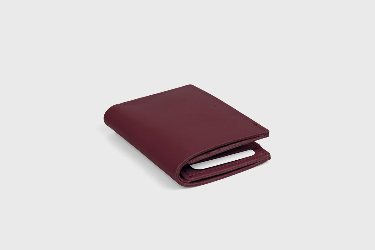 Bifold Wallet Vertical 6 Slots Burgundy Leather Atelier Madre Manuel Dreesmann Barcelona Spain 3
