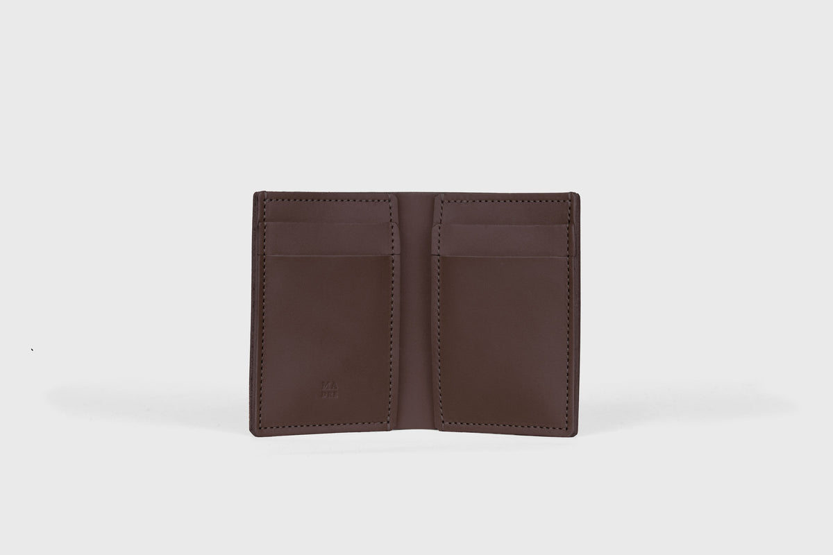 Bifold Wallet Vertical 6 Slots Chocolate Brown Leather Atelier Madre Manuel Dreesmann Barcelona Spain 2