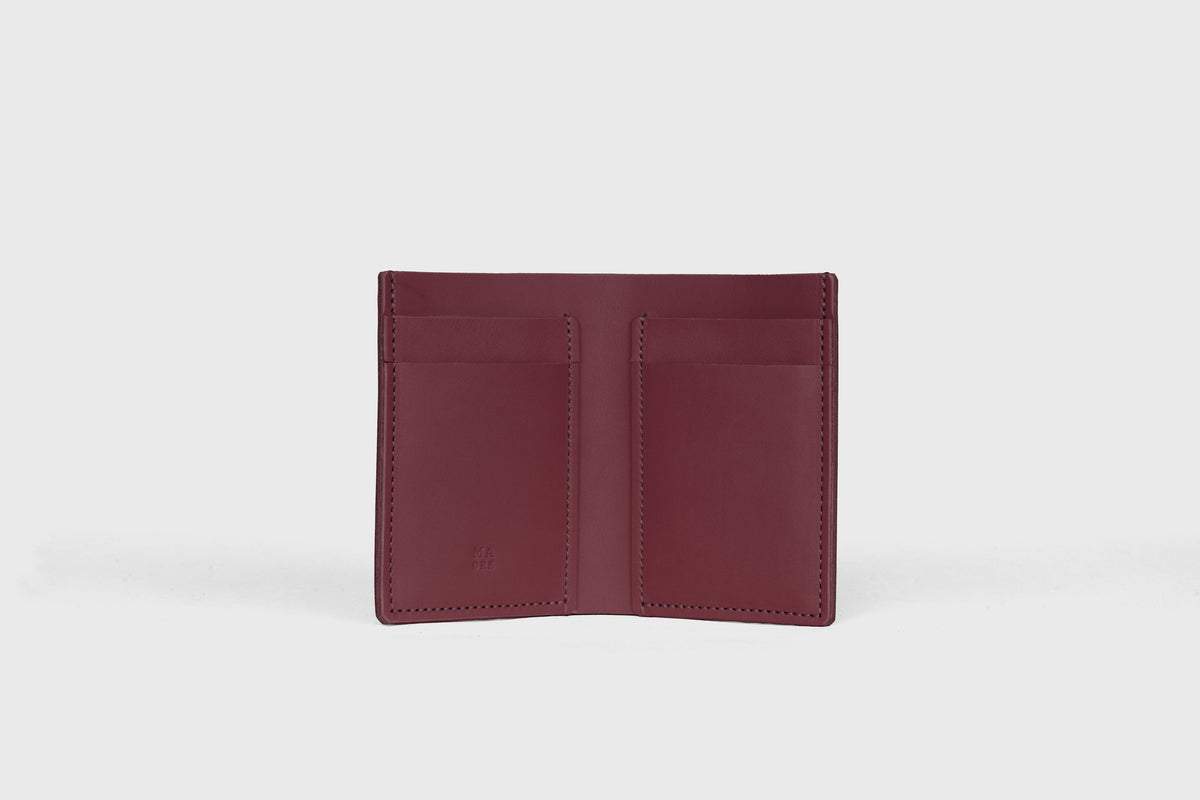 Bifold Wallet Vertical Burgundy Color Leather Atelier Madre Manuel Dreesmann Barcelona Spain 2