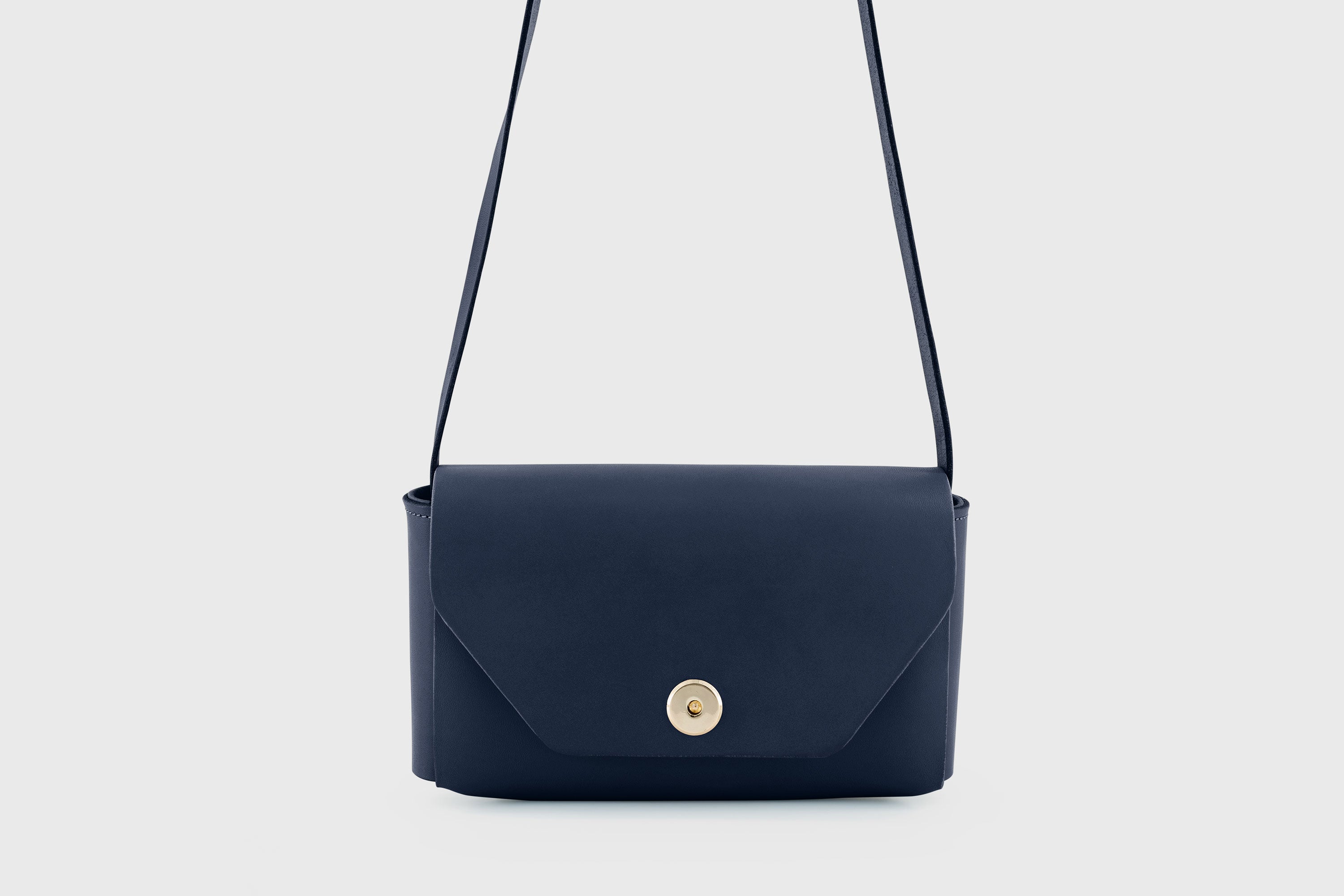 Brick Bag Marine Blue Color Leather Square Block Vegetable Tanned Full Grain Vachetta Crossbody Shoulder Block Minimalist Premium Designer Atelier Madre Manuel Dreesmann Barcelona Spain