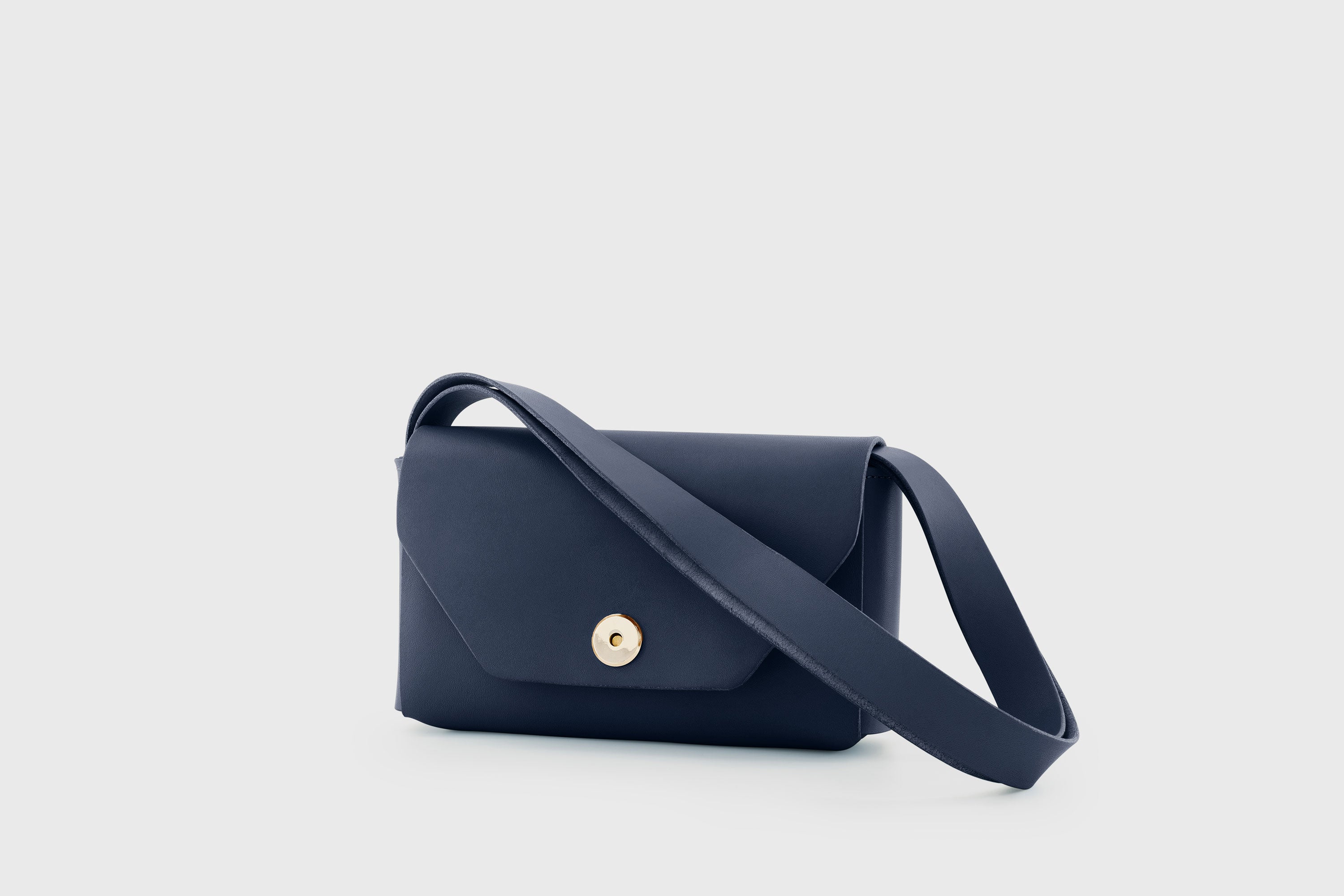 Brick Bag Marine Blue Color Leather Square Block Vegetable Tanned Full Grain Vachetta Crossbody Shoulder Block Minimalist Premium Designer Atelier Madre Manuel Dreesmann Barcelona Spain