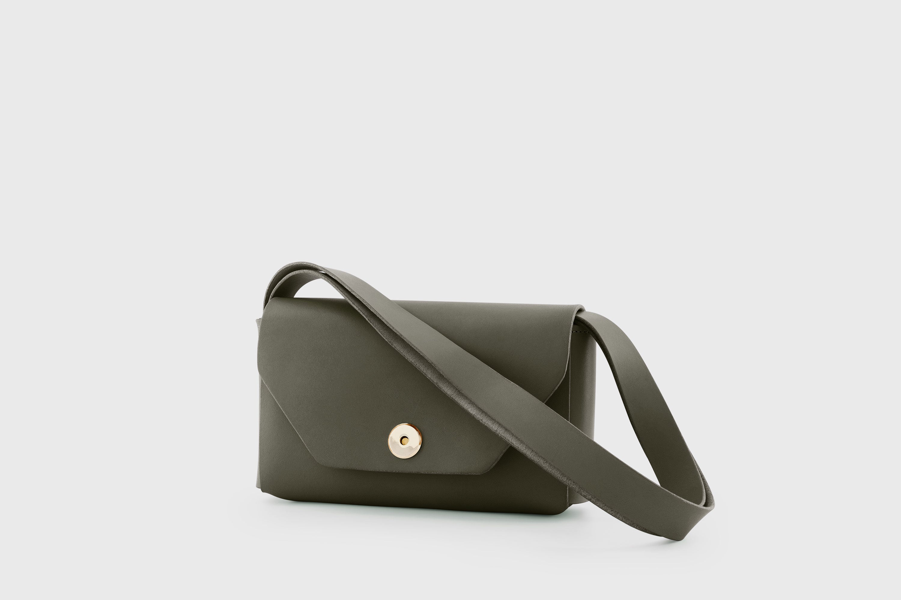Brick Bag Olive Green Color Leather Square Block Vegetable Tanned Full Grain Vachetta Crossbody Shoulder Block Minimalist Premium Designer Atelier Madre Manuel Dreesmann Barcelona Spain