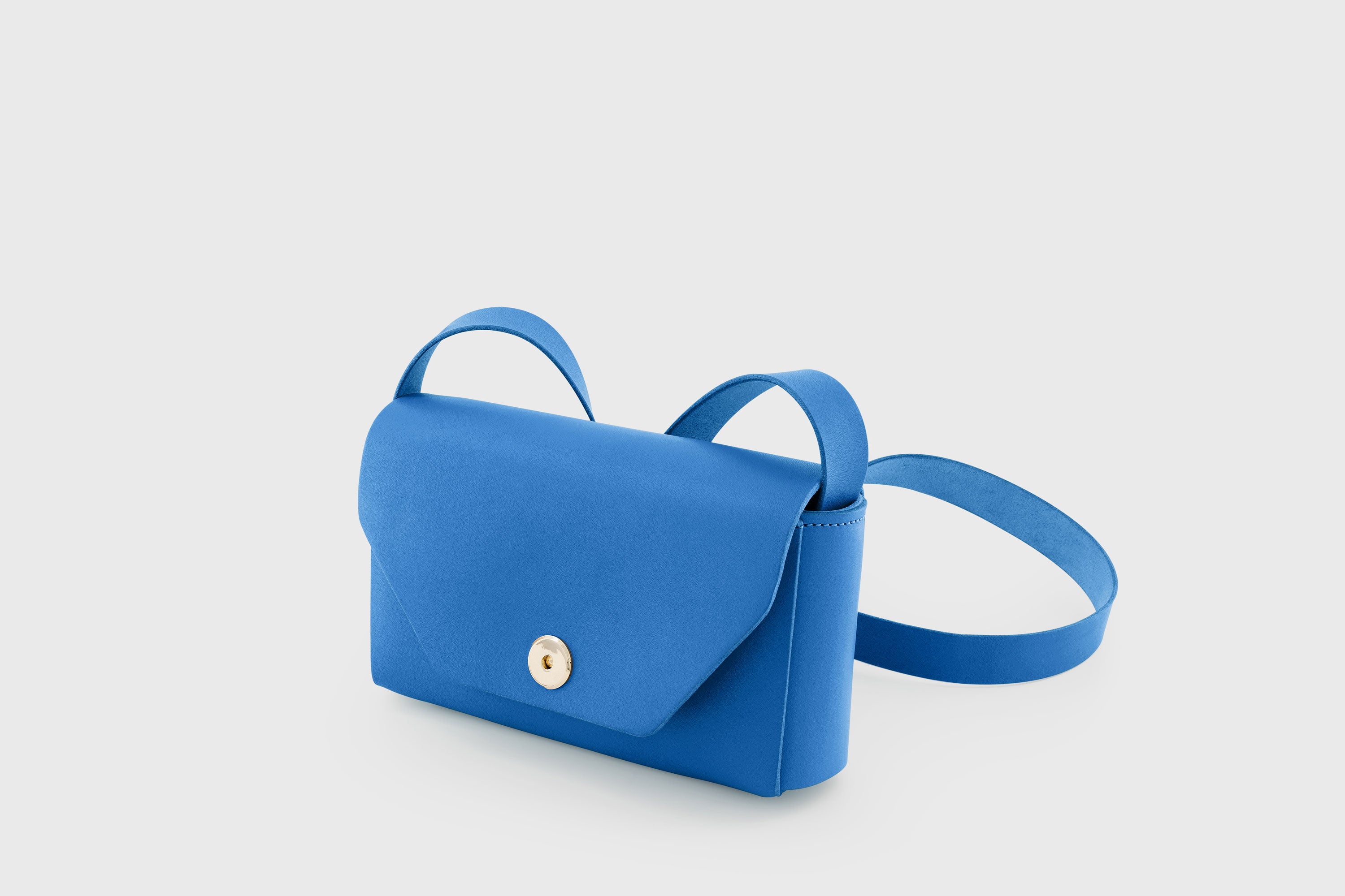 Brick Bag Royal Blue Color Leather Square Block Vegetable Tanned Full Grain Vachetta Crossbody Shoulder Block Minimalist Premium Designer Atelier Madre Manuel Dreesmann Barcelona Spain