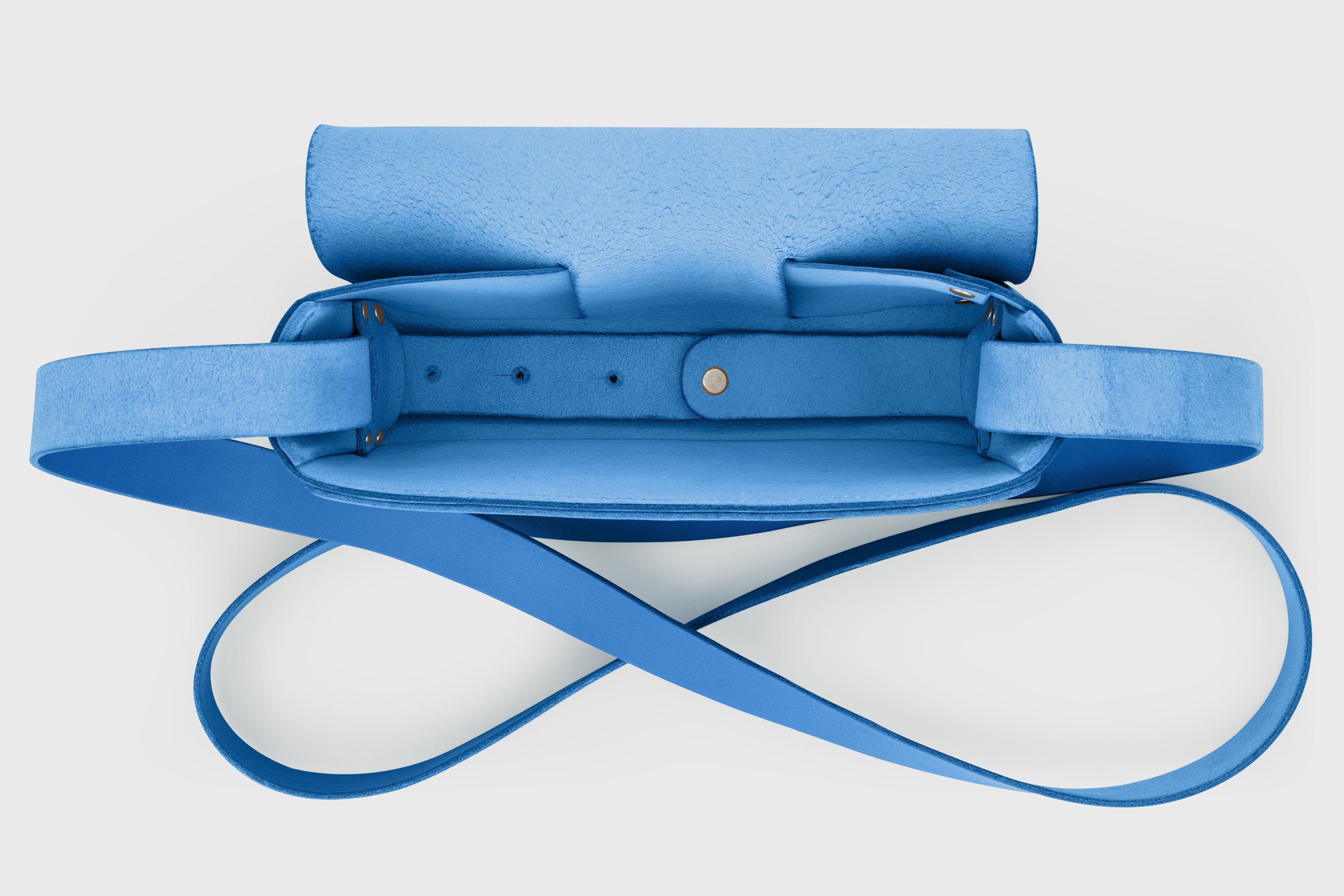 Brick Bag Royal Blue Color Leather Square Block Vegetable Tanned Full Grain Vachetta Crossbody Shoulder Block Minimalist Premium Designer Atelier Madre Manuel Dreesmann Barcelona Spain