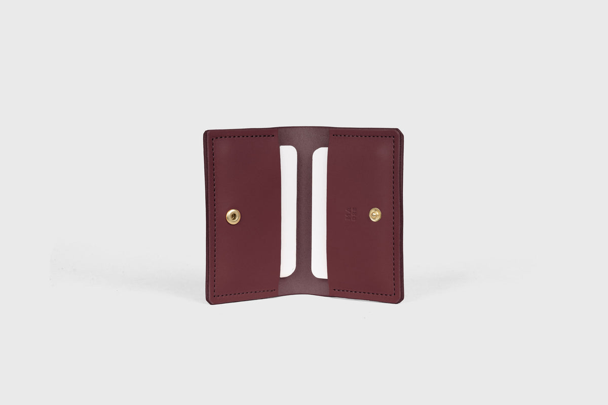 Card Etui Burgundy Leather Atelier Madre Manuel Dreesmann Barcelona Spain 1