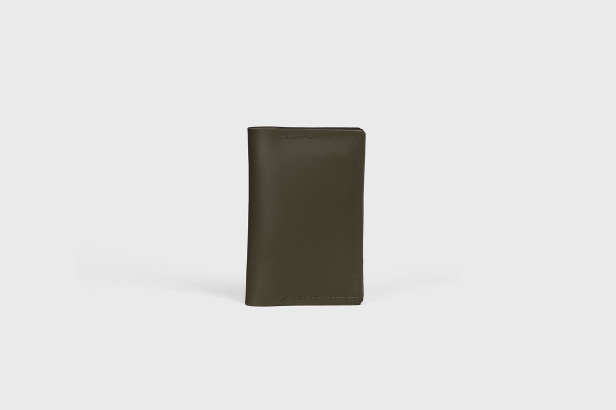 Card Etui Olive Green Leather Atelier Madre Manuel Dreesmann Barcelona Spain 2