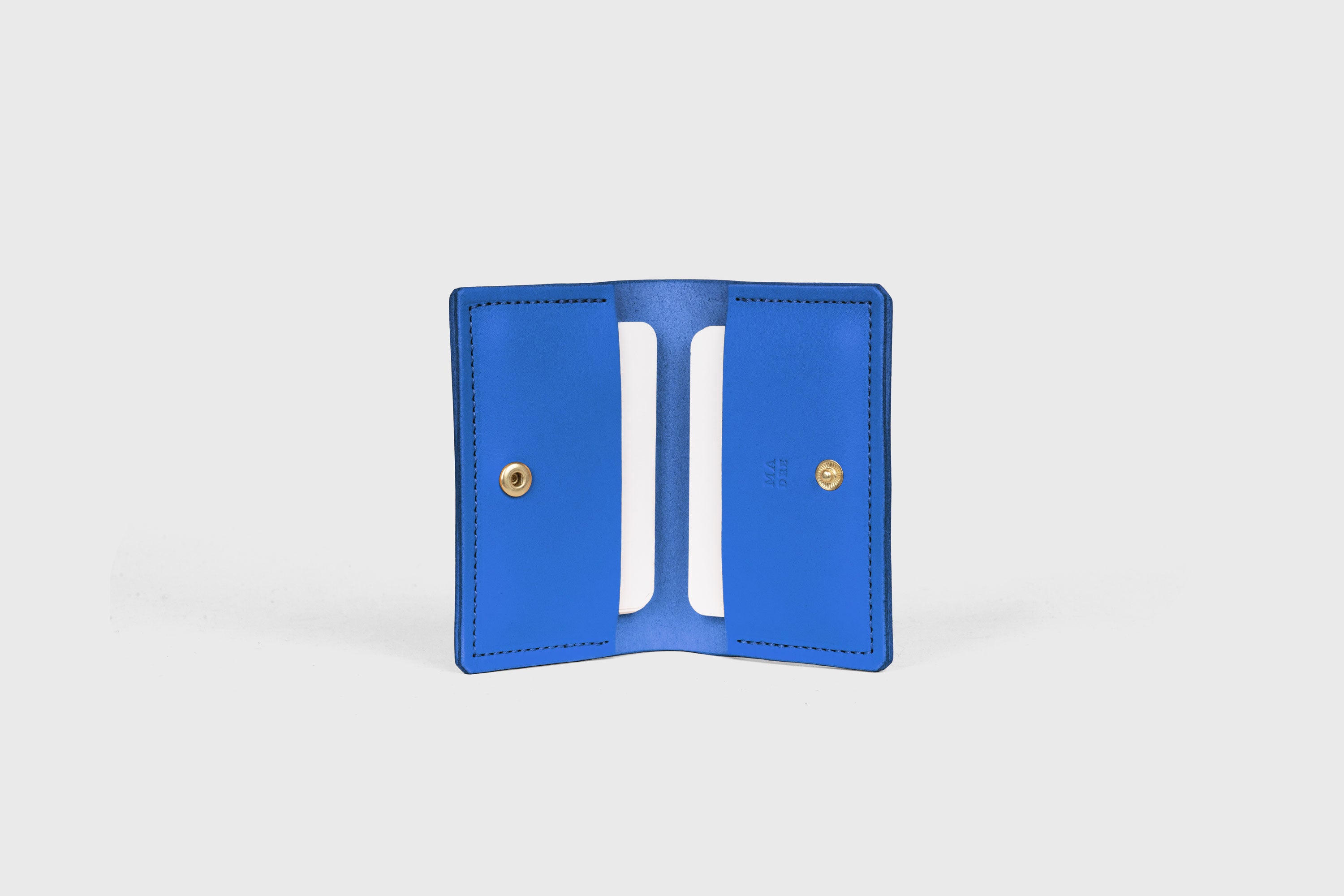 Card Etui In Royal Blue Color In Vegetable Tanned Leather Minimalistic Design With Snap Buttons Atelier Madre Manuel Dreesmann Barcelona Spain