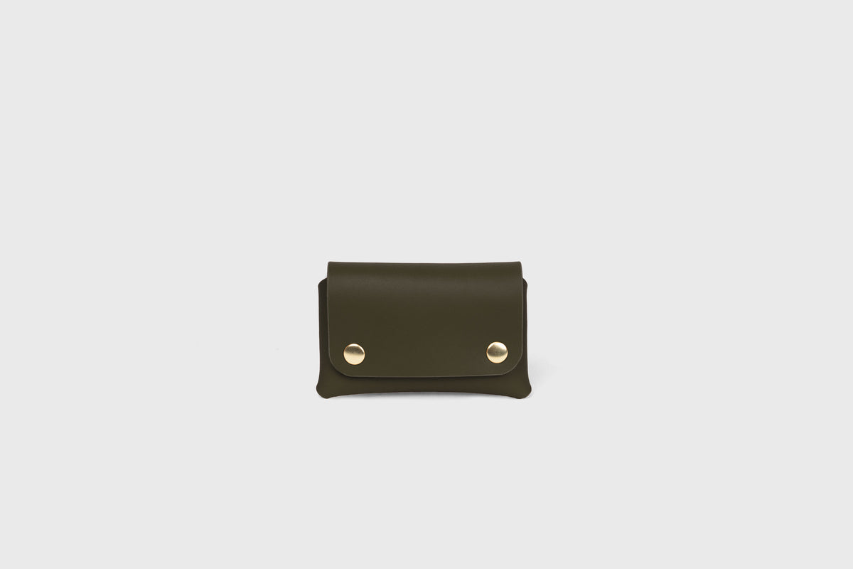Card Holder With Snap Buttons Olive Green Color Leather Atelier Madre Manuel Dreesmann 1