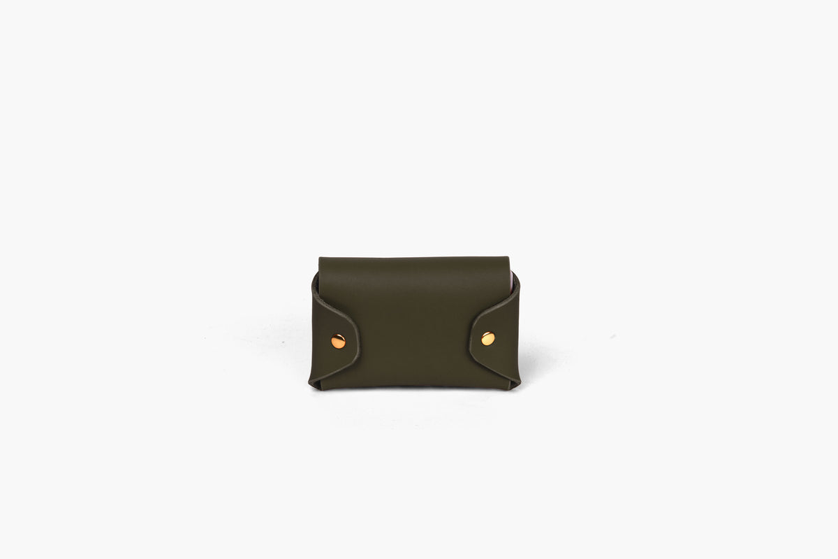 Card Holder With Snap Buttons Olive Green Color Leather Atelier Madre Manuel Dreesmann 3