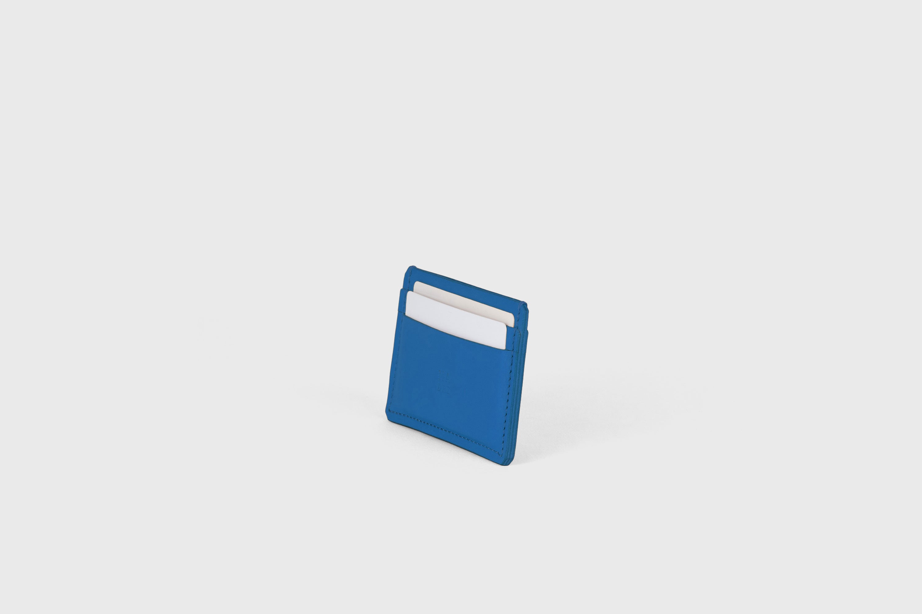 Card Wallet Premium Leather Royal Blue Color Slim Minimalist Design Atelier Madre Manuel Dreesmann Barcelona Spain