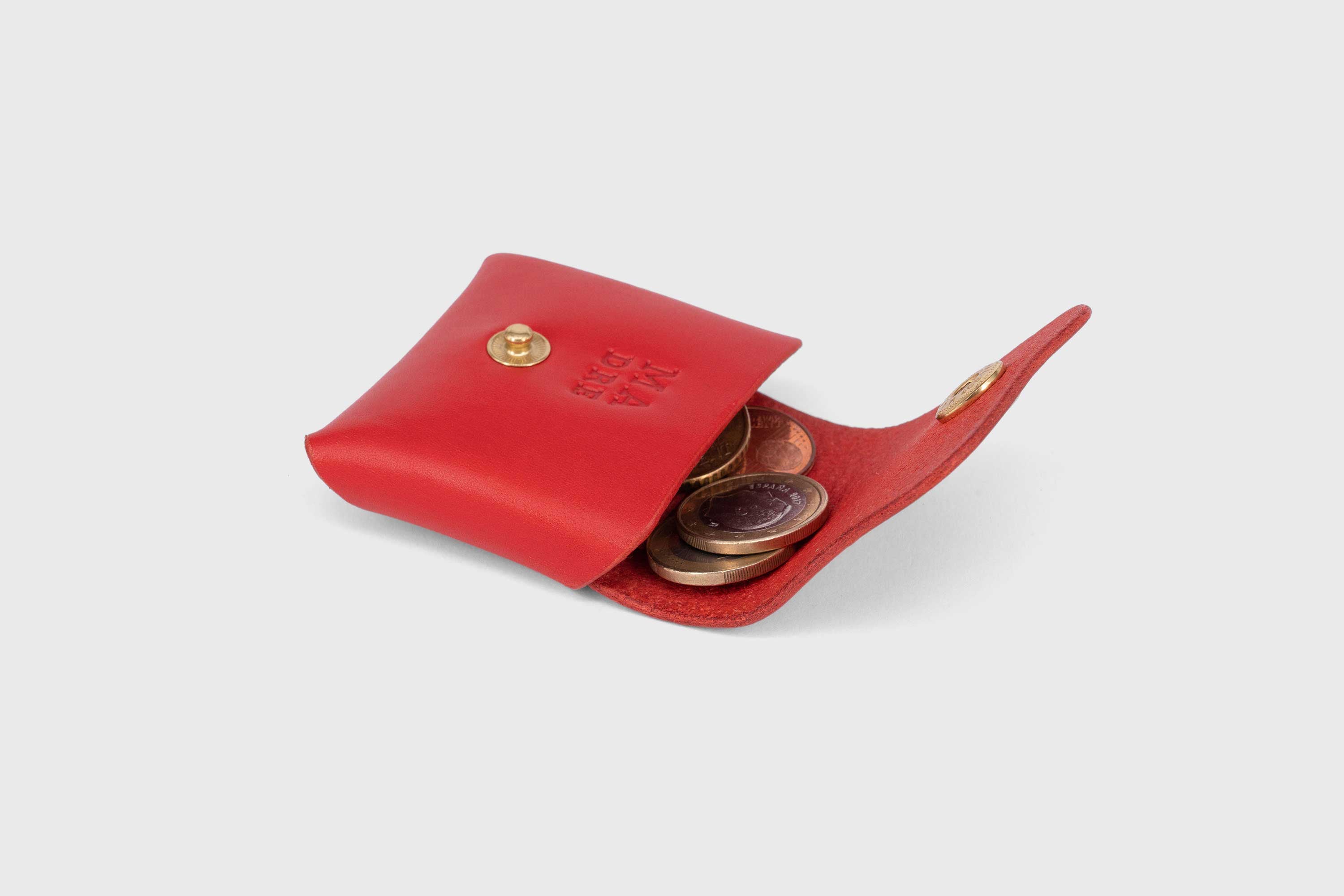 Coin Pouch Case Wallet Leather Full Grain Vegetable Tanned Red Minimalist Design Atelier Madre Manuel Dreesmann Barcelona