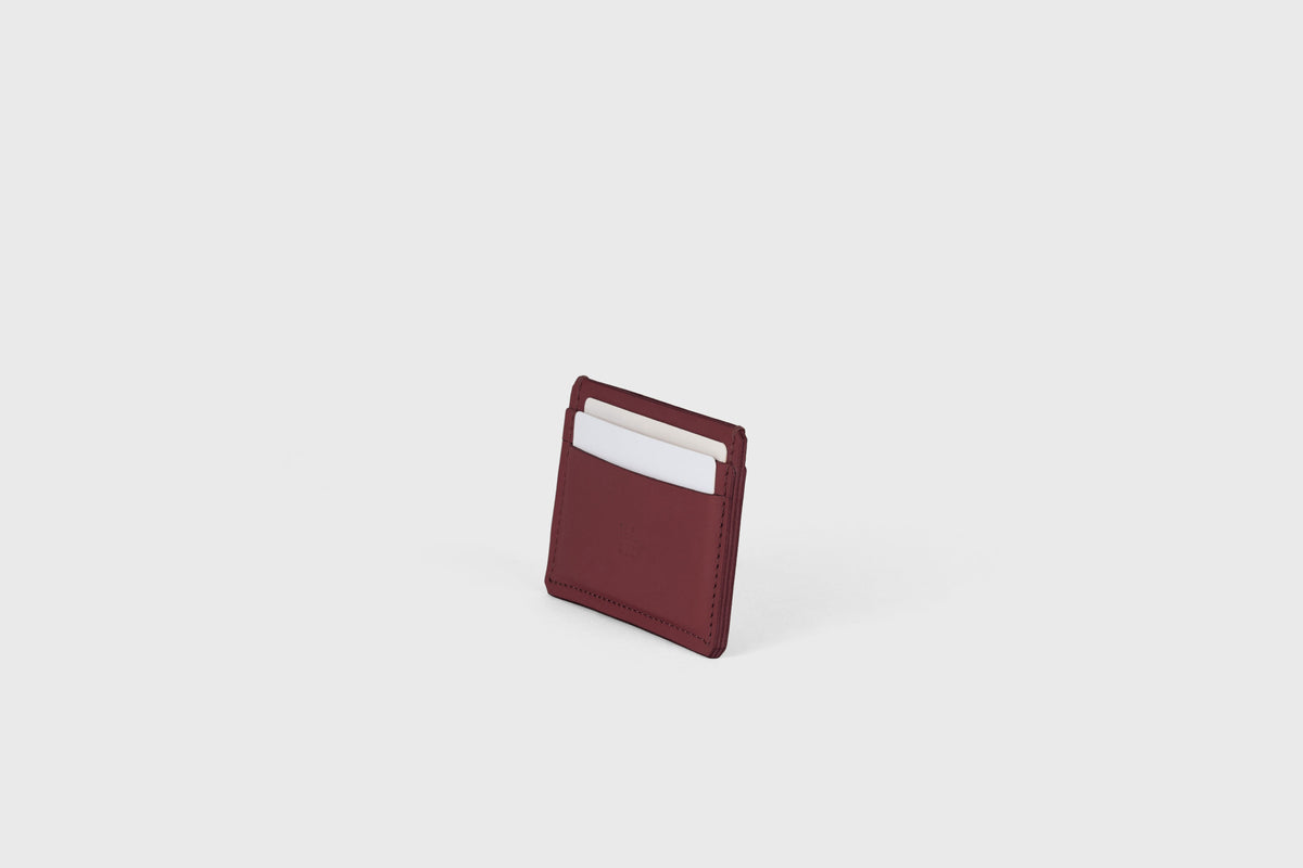 Credit Card Wallet Burgundy Slim Minimalist Atelier Madre Manuel Dreesmann Barcelona Spain 3