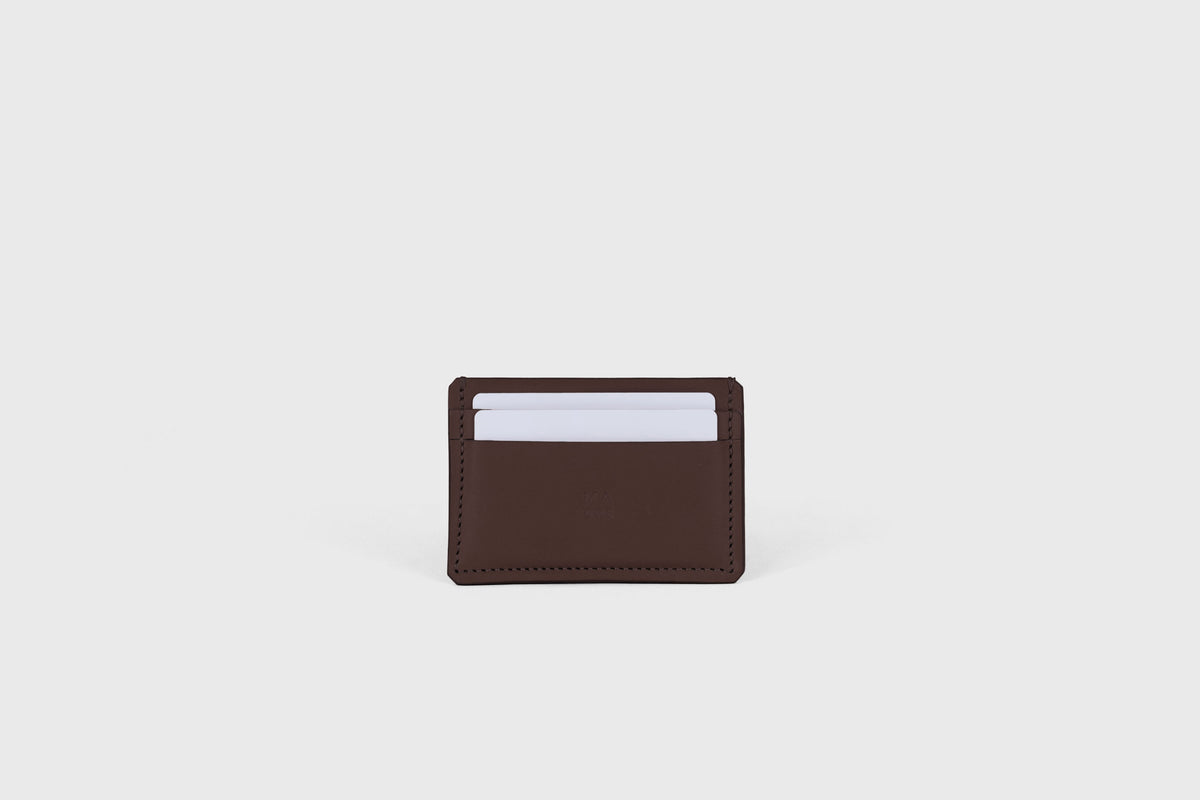 Credit Card Wallet Chocolate Brown Colour Slim Minimalist Atelier Madre Manuel Dreesmann Barcelona Spain 1