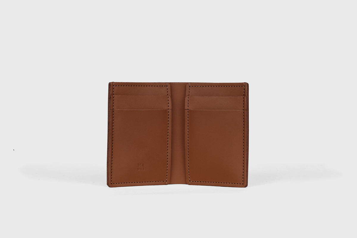 Credit Card Wallet Minimalist Leather Dark Brown Atelier Madre Manuel Dreesmann 2