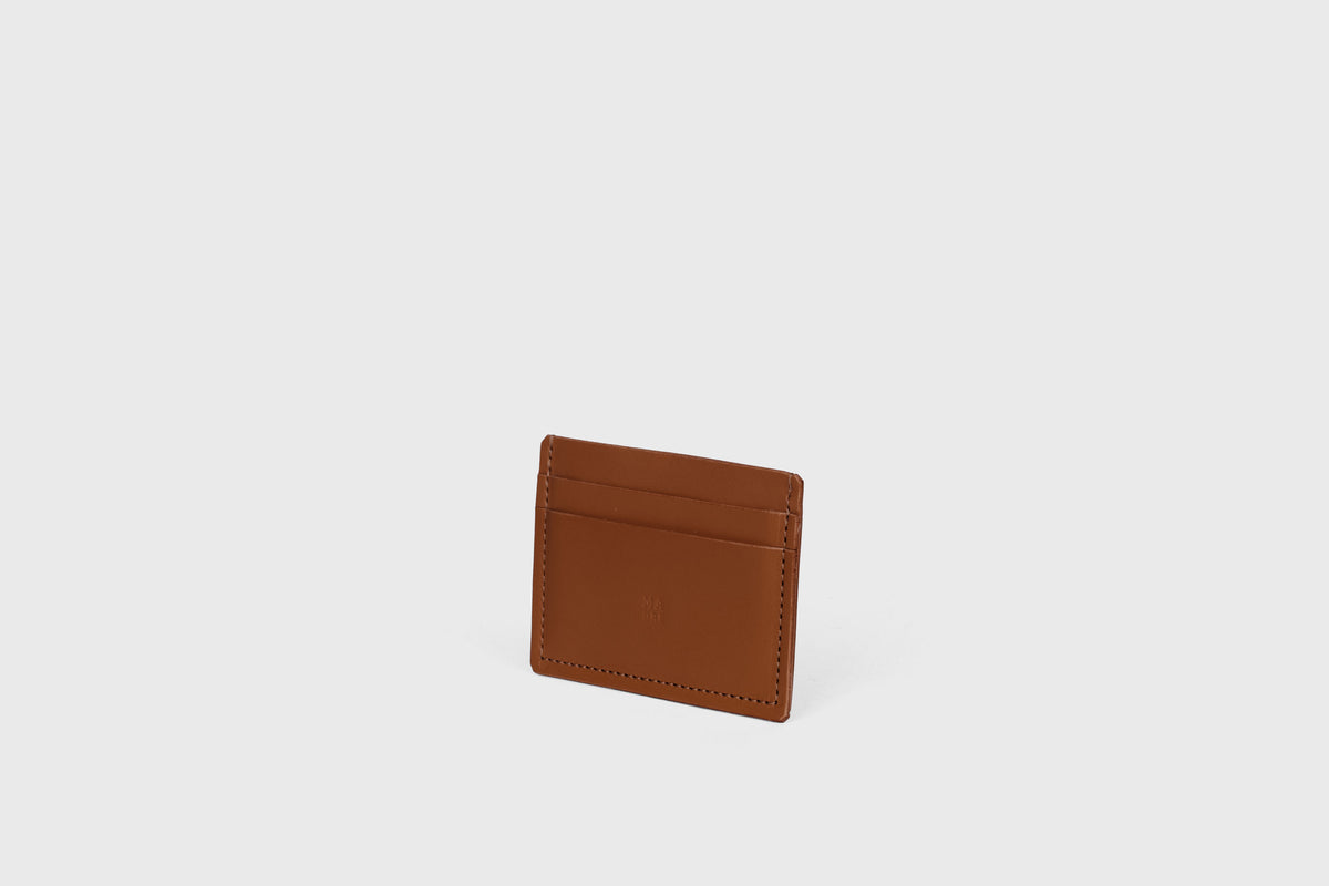 Credit Card Wallet Minimalist Leather Dark Brown Atelier Madre Manuel Dreesmann 6