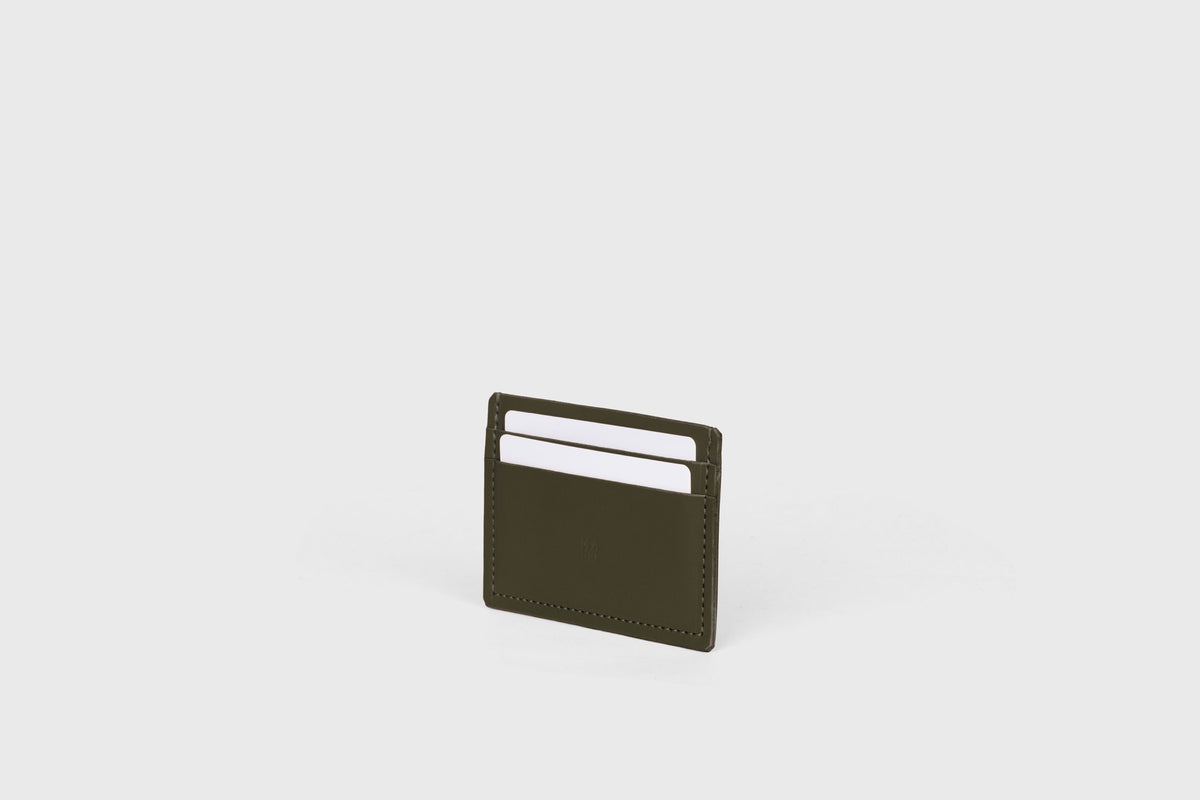 Credit Card Wallet Minimalist Leather Olive Green Atelier Madre Manuel Dreesmann 3