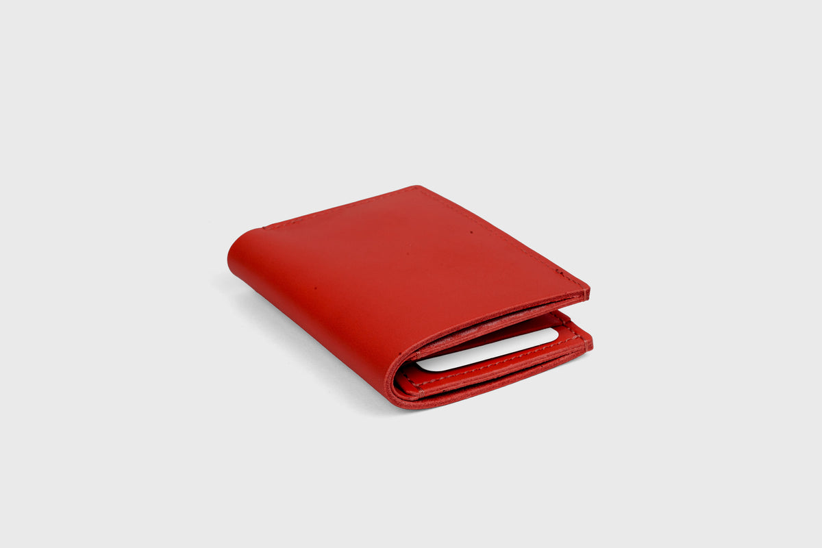 Credit Card Wallet Minimalist Leather Red Atelier Madre Manuel Dreesmann 3