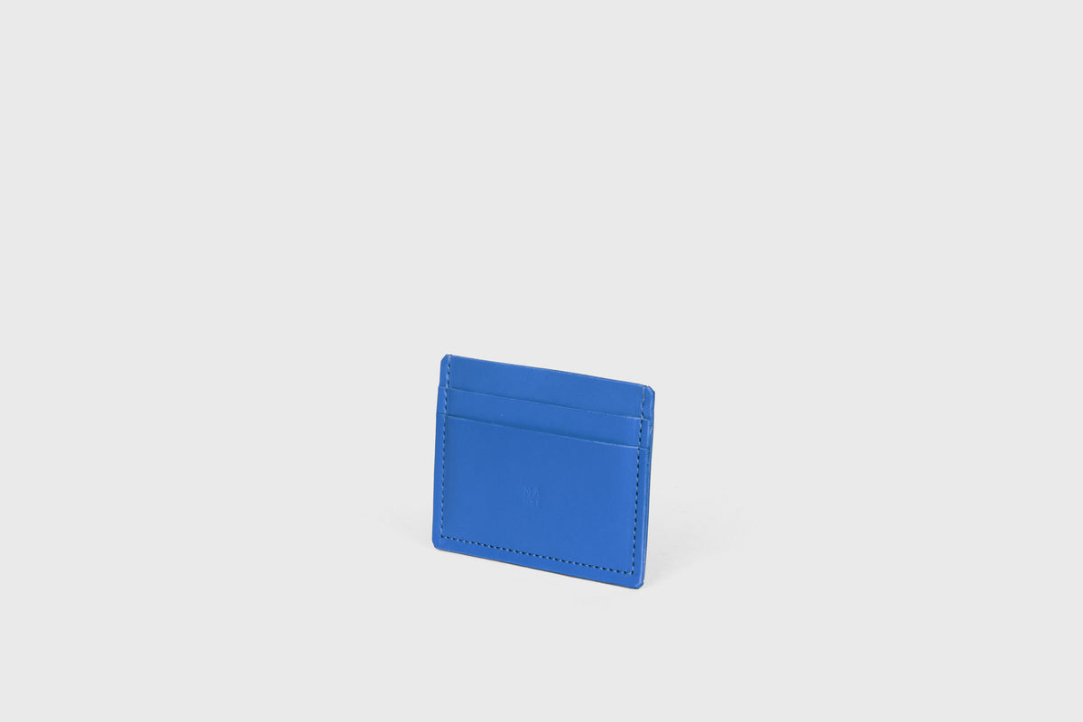 Credit Card Wallet Minimalist Leather Royal Blue Atelier Madre Manuel Dreesmann 4