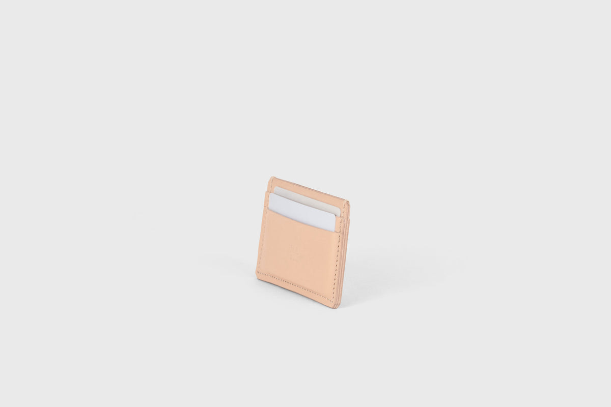 Credit Card Wallet Natural Color Slim Minimalist Atelier Madre Manuel Dreesmann Barcelona Spain 3
