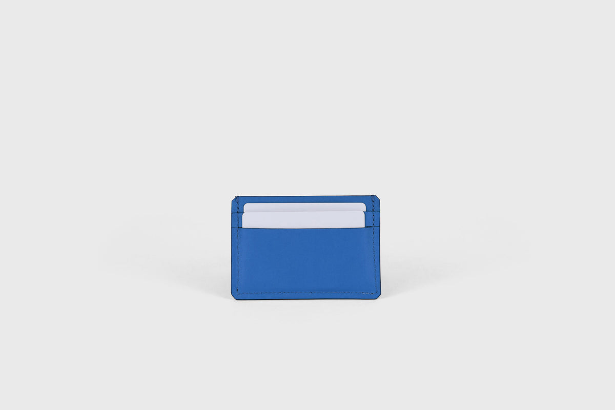 Credit Card Wallet Royal Blue Colour Slim Minimalist Atelier Madre Manuel Dreesmann Barcelona Spain 2