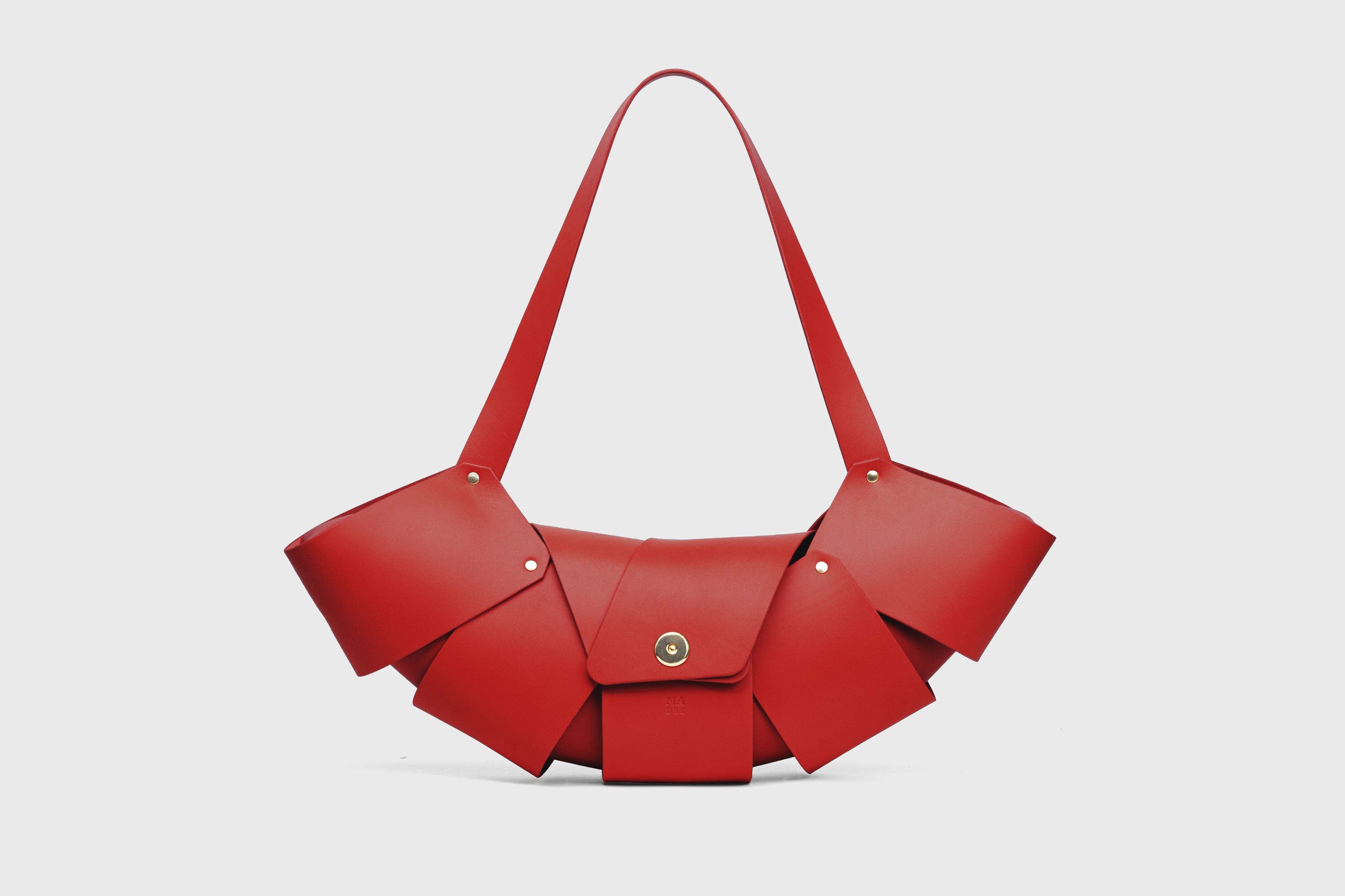 Croissant Bag Big Red Leather Magnetic Closure Full Grain Vegetable Tanned Leather High Quality Modern Minimalistic Organic Design Full Brass Rivets Atelier Madre Manuel Dreesmann Barcelona Spain