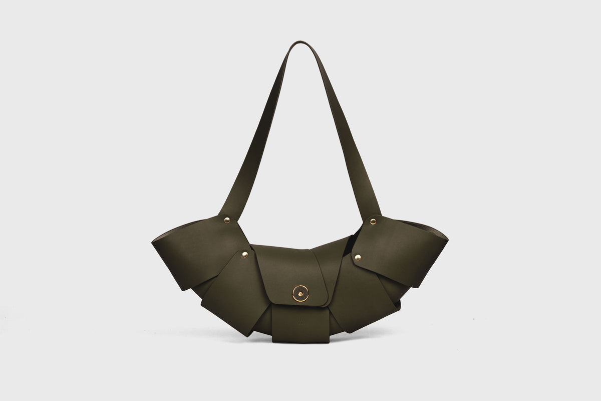 Croissant Bag Magnetic Closure Olive Green Color Leather Atelier Madre Manuel Dreesmann Barcelona Spain 1