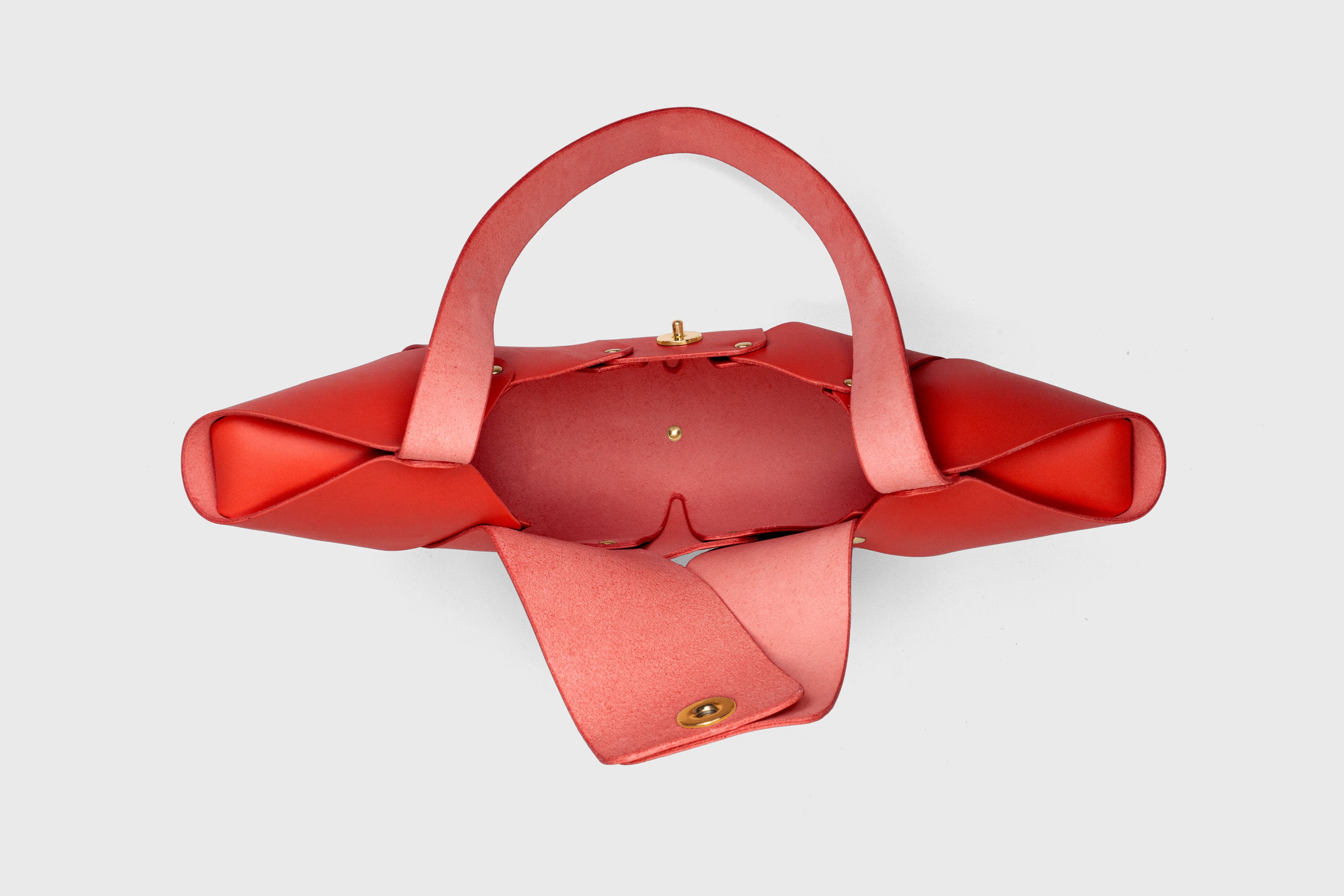 Mala Croissant Vermelha em couro de qualidade premium, design minimalista / Mala de ombro / da Atelier Madre / Manuel Dreesmann Barcelona