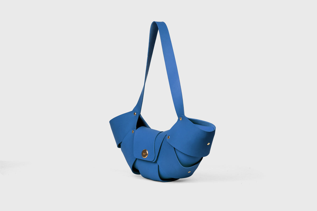 Croissant Bag Magnetic Closure Royal Blue Leather Atelier Madre Manuel Dreesmann Barcelona Spain 2