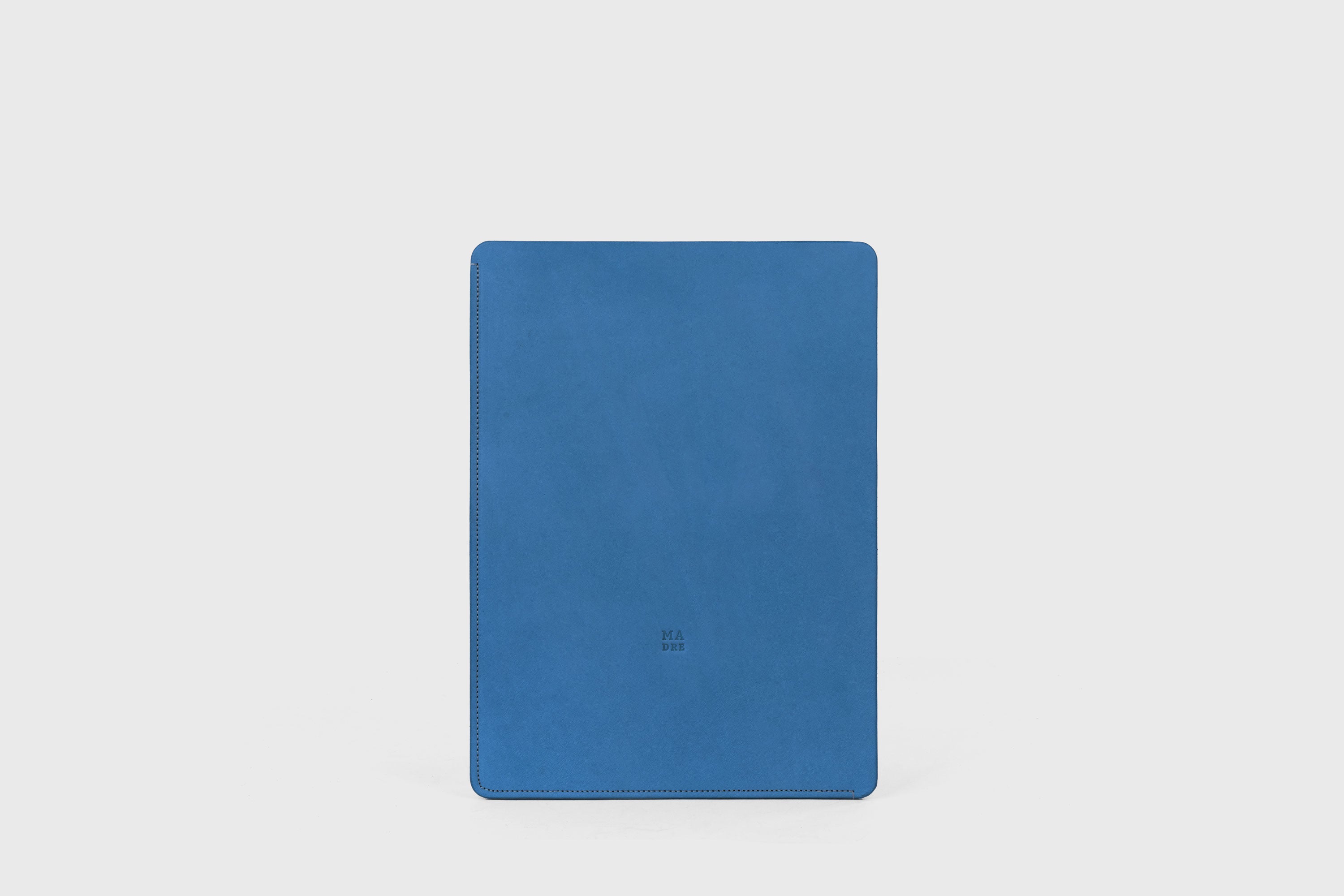 Document Folder Leather Royal Blue Color Minimalist Design Atelier Madre Manuel Dreesmann Barcelona Spain