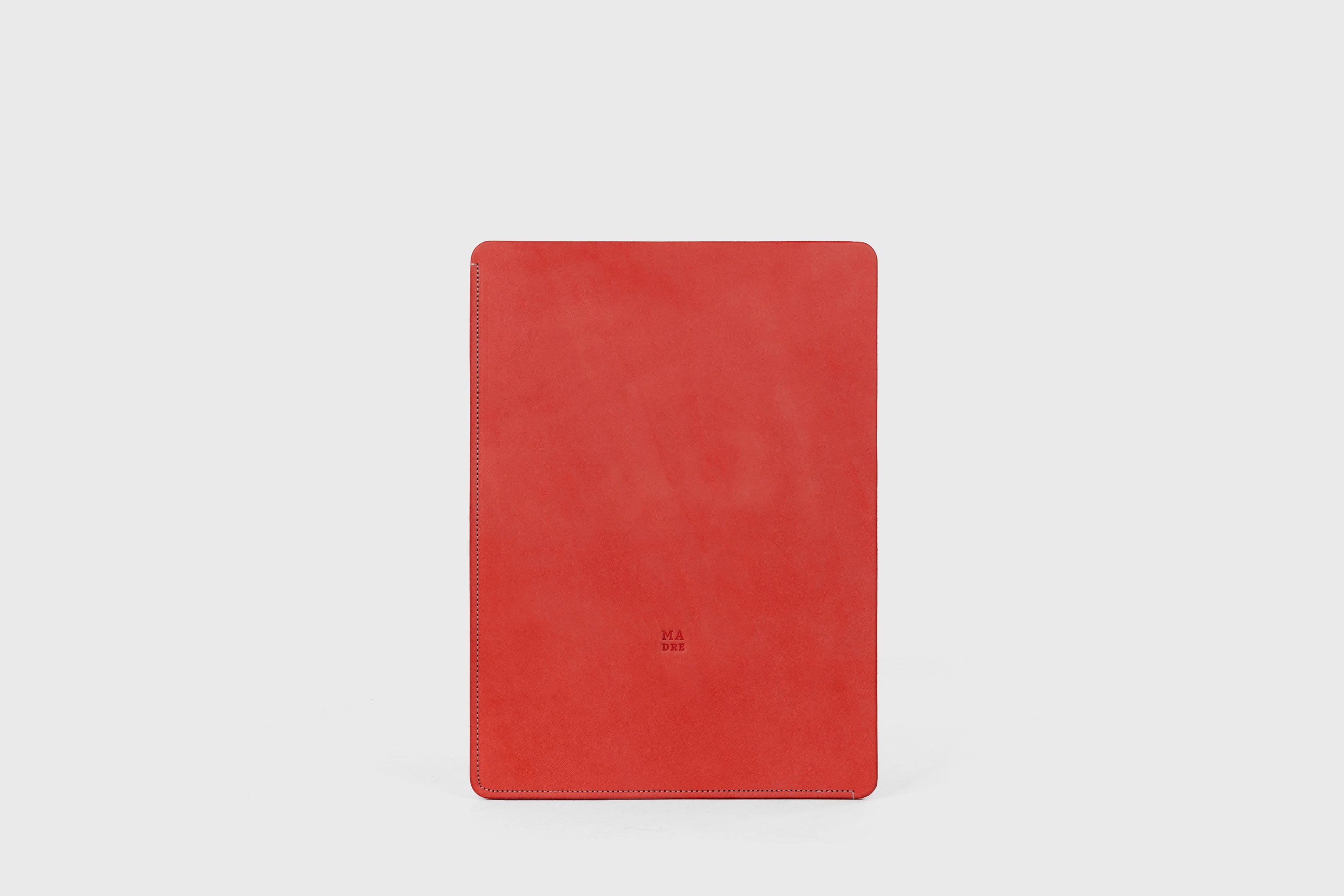 Document Folder Leather Red Color Minimalist Design Atelier Madre Manuel Dreesmann Barcelona Spain