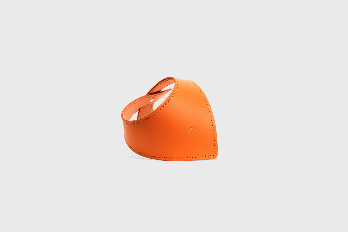 Dog Collar Orange Colour Leather Vegetable Tanned Modern Minimal Design Premium Quality Atelier Madre Manuel Dreesmann Barcelona 1