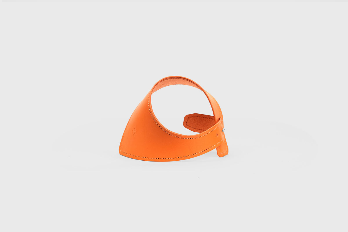 Dog Collar Orange Colour Leather Vegetable Tanned Modern Minimal Design Premium Quality Atelier Madre Manuel Dreesmann Barcelona 2
