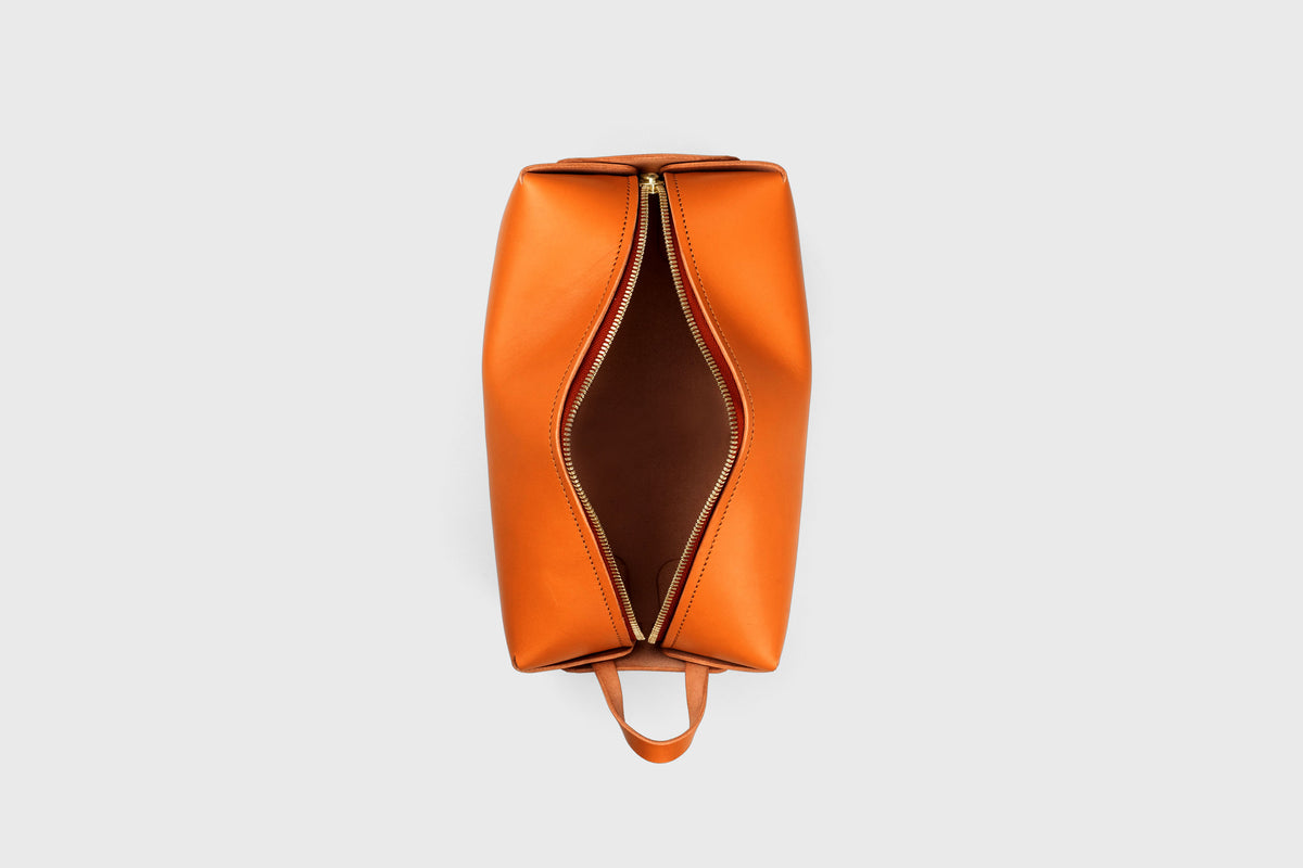 Dopp Kit Toiletry Bag Orange Color Leather Travel Make Up Bag Zipper Premium Quality Minimalistic Modern Design Manuel Dreesmann Atelier Madre Barcelona Spain 4