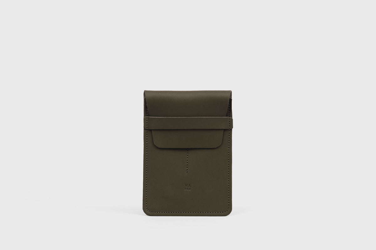 Double Pen Case Olive Green Leather Atelier Madre Manuel Dreesmann Barcelona Spain 1