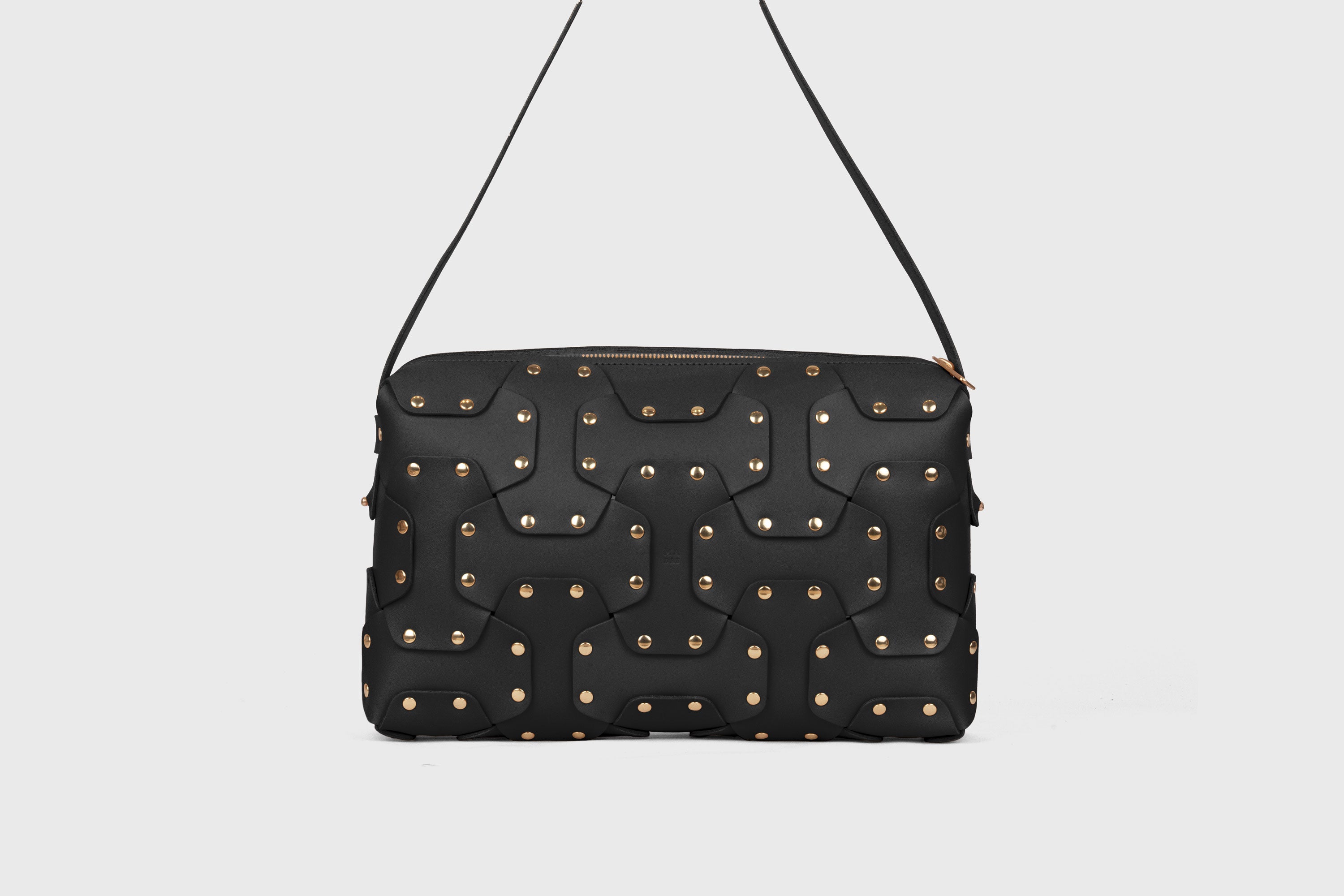 Double Rivet Bag Big, Black Colour, Vegetable-Tanned Leather, Modern Minimal Design. Premium Quality, Atelier Madre, Manuel-Dreesmann, Barcelona