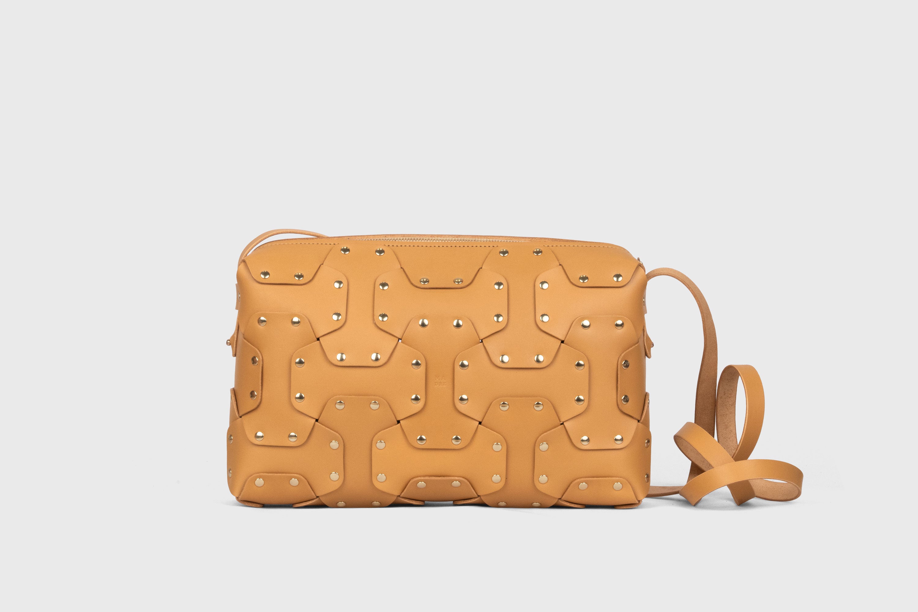Double Rivet Bag Big, Brown Colour, Vegetable-Tanned Leather, Modern Minimal Design. Premium Quality, Atelier Madre, Manuel-Dreesmann, Barcelona