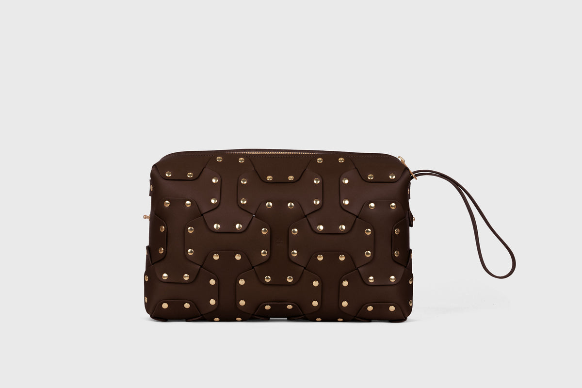 Double Rivet Bag Big Chocolate Brown Colour Leather Vegetable Tanned Modern Minimal Design Premium Quality Atelier Madre Manuel Dreesmann Barcelona Spain 5