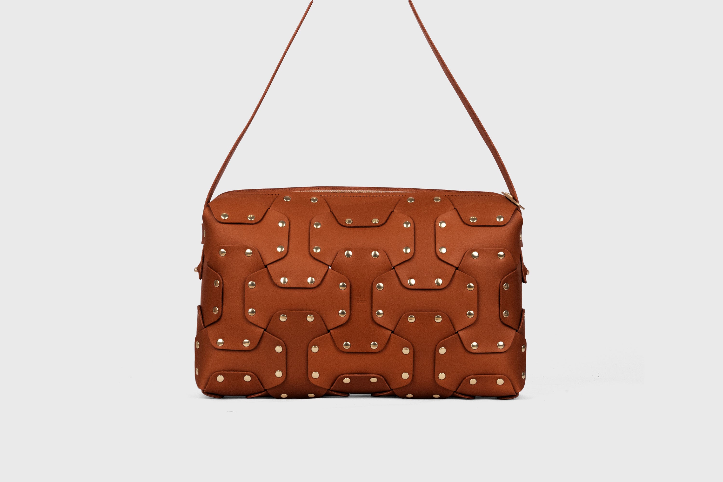 Double Rivet Bag Big, Dark-Brown Colour, Vegetable-Tanned Leather, Modern Minimal Design. Premium Quality, Atelier Madre, Manuel-Dreesmann, Barcelona