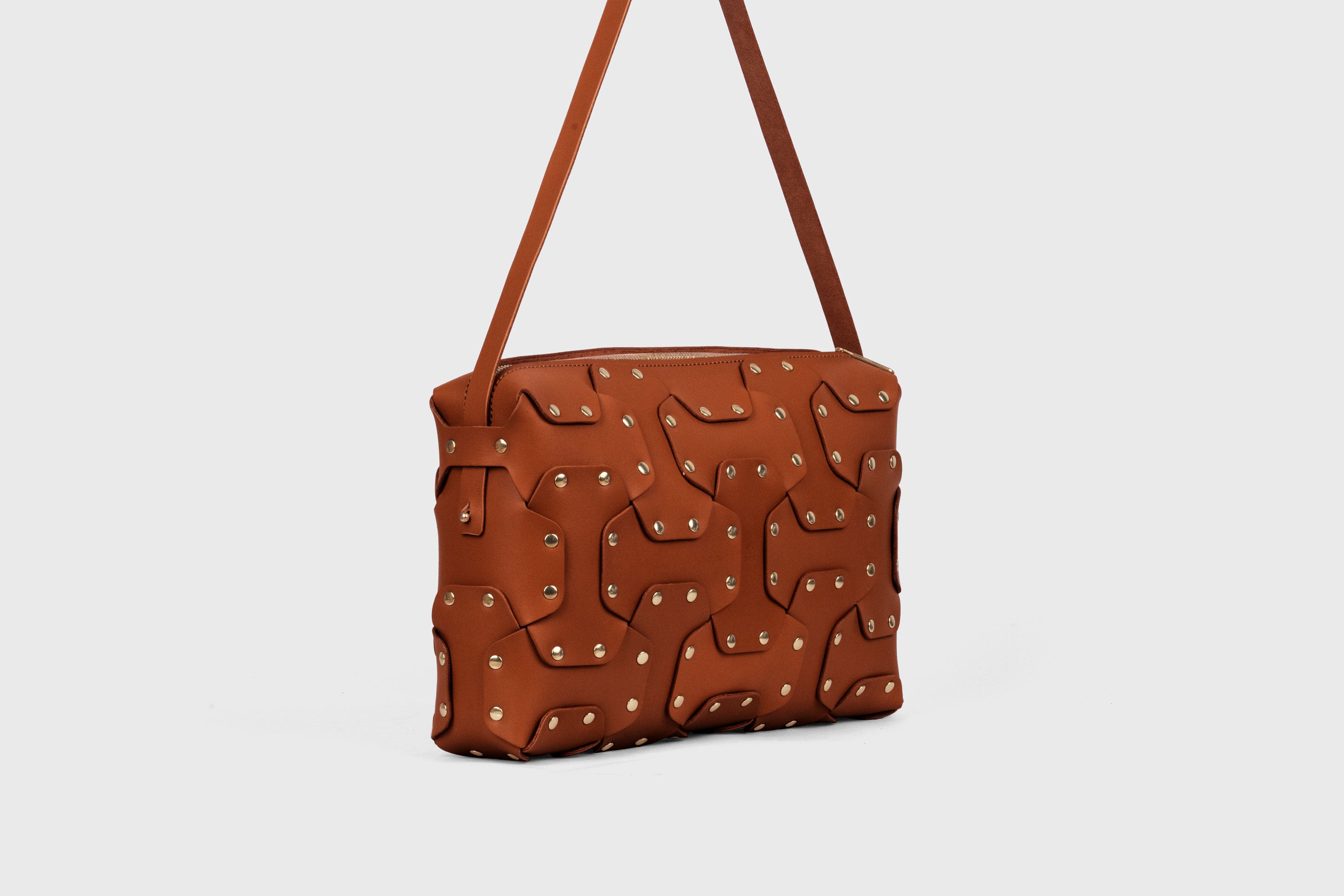 Double Rivet Bag Big, Dark-Brown Colour, Vegetable-Tanned Leather, Modern Minimal Design. Premium Quality, Atelier Madre, Manuel-Dreesmann, Barcelona