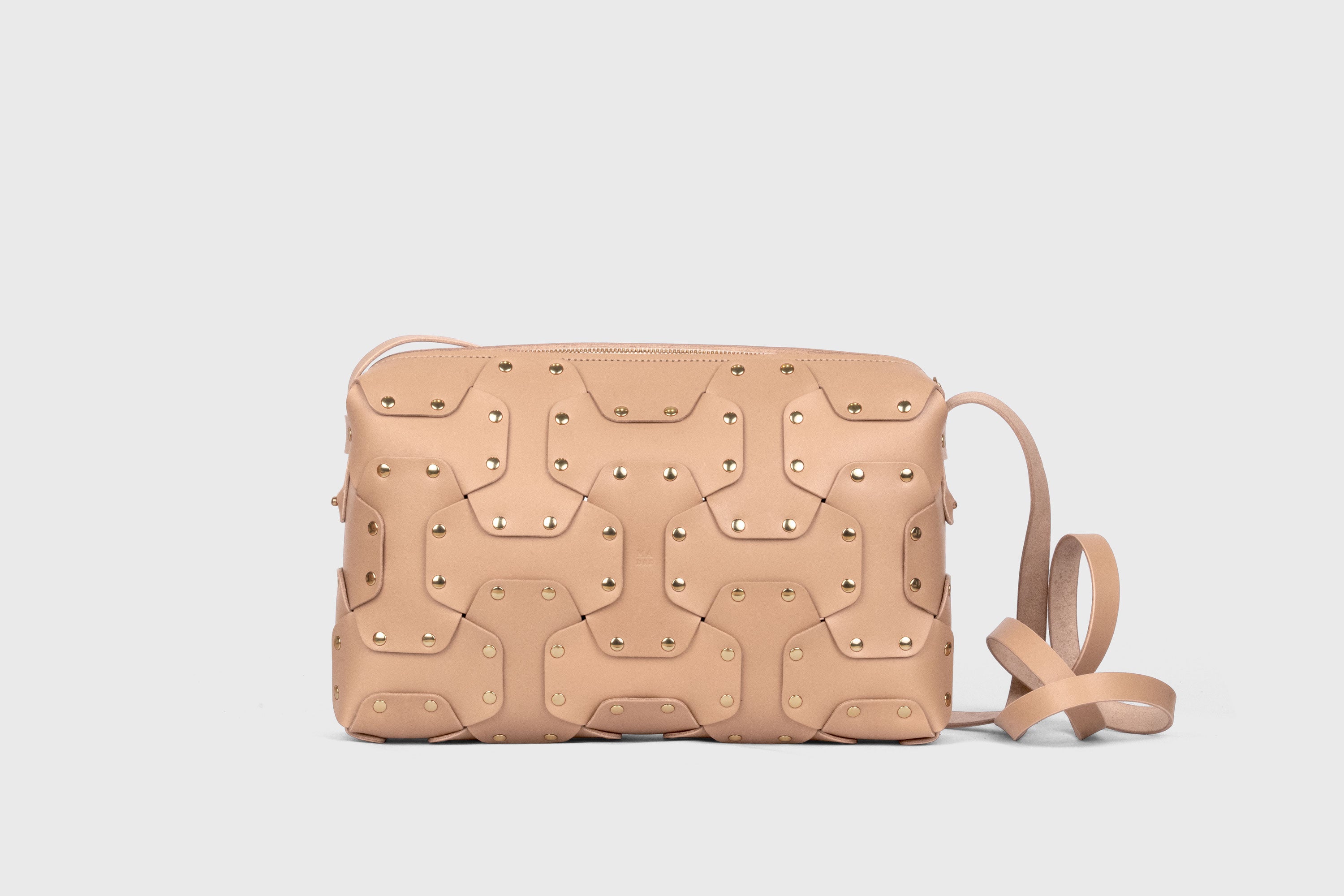 Double Rivet Bag Big, Natural Colour, Vegetable-Tanned Leather, Modern Minimal Design. Premium Quality, Atelier Madre, Manuel-Dreesmann, Barcelona