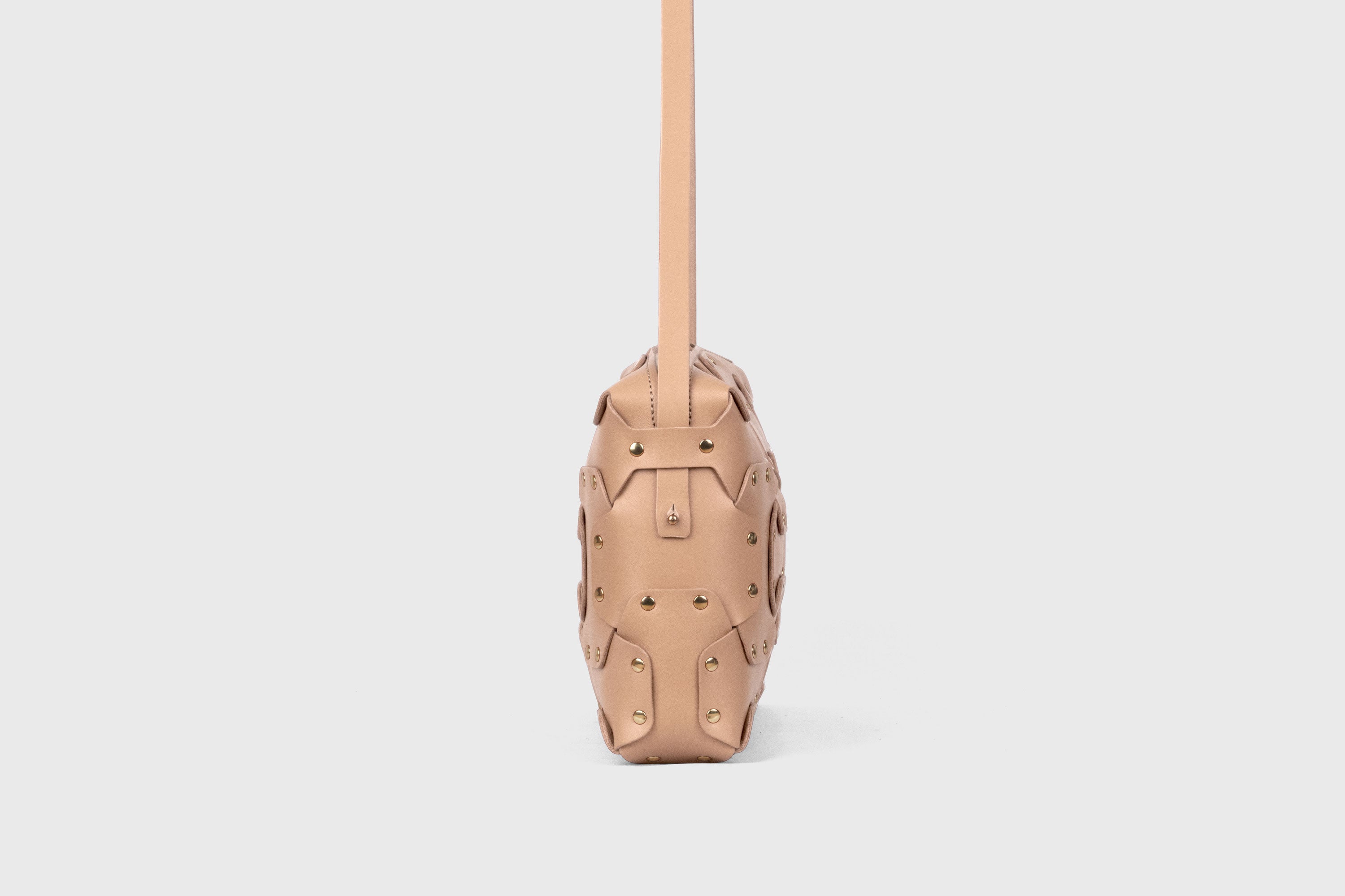 Double Rivet Bag Big, Natural Colour, Vegetable-Tanned Leather, Modern Minimal Design. Premium Quality, Atelier Madre, Manuel-Dreesmann, Barcelona