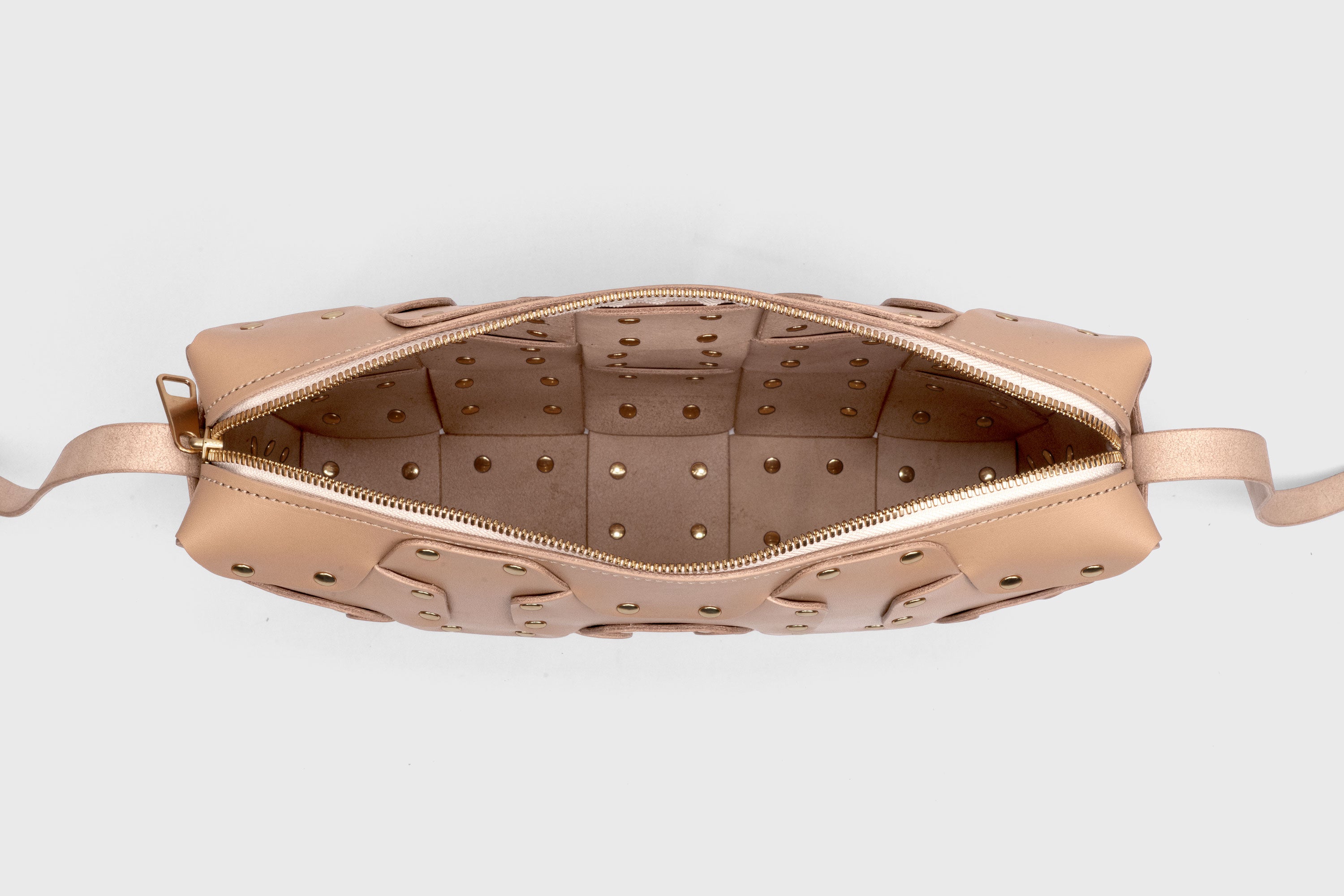 Double Rivet Bag Big, Natural Colour, Vegetable-Tanned Leather, Modern Minimal Design. Premium Quality, Atelier Madre, Manuel-Dreesmann, Barcelona